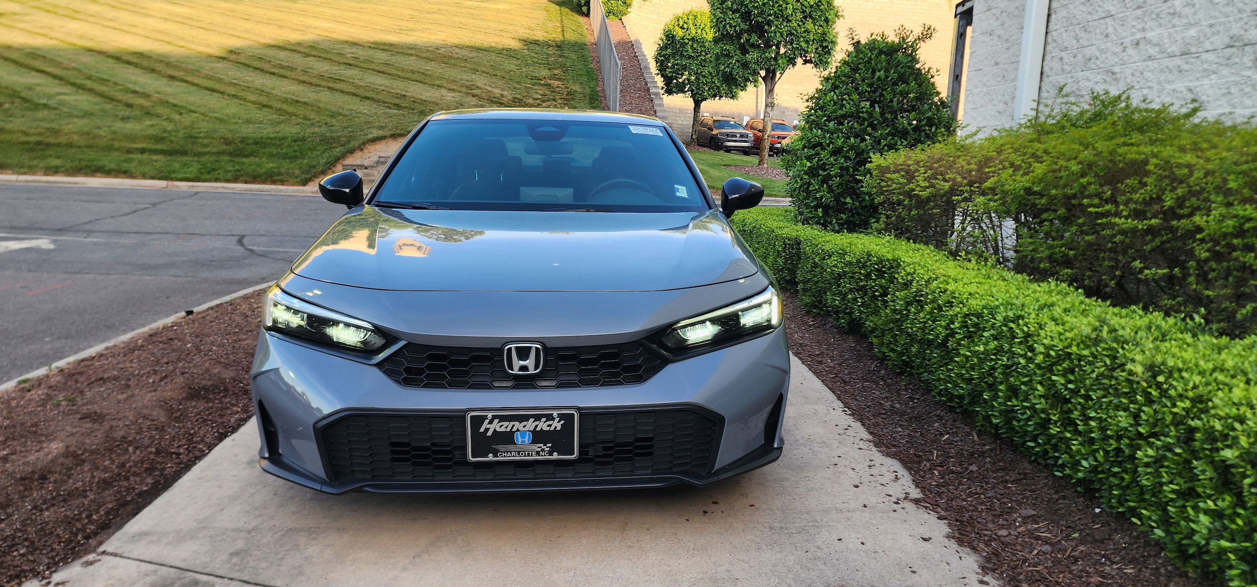 2025 Honda Civic Sport photo 3