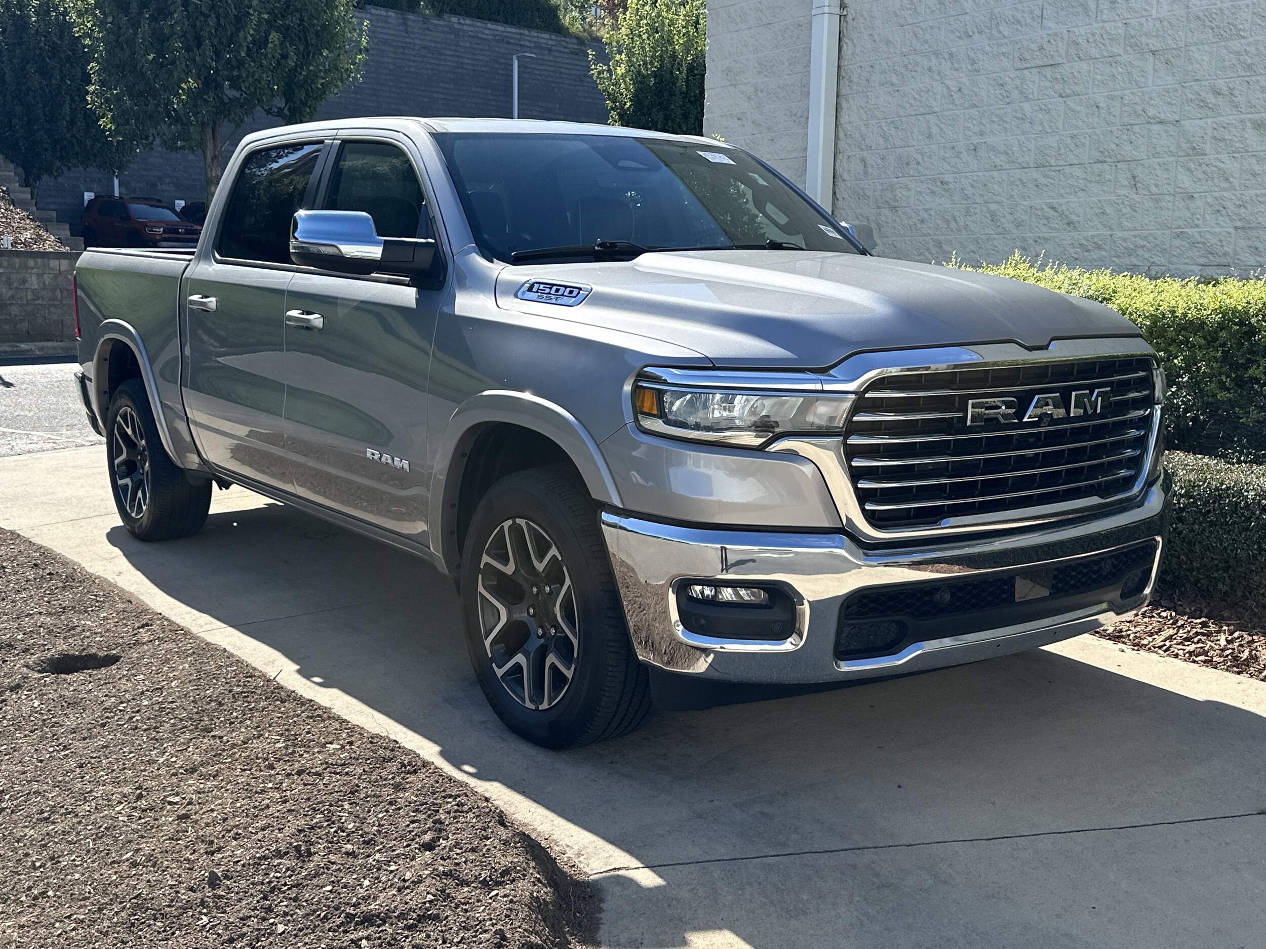 2025 Ram 1500 Laramie photo 2