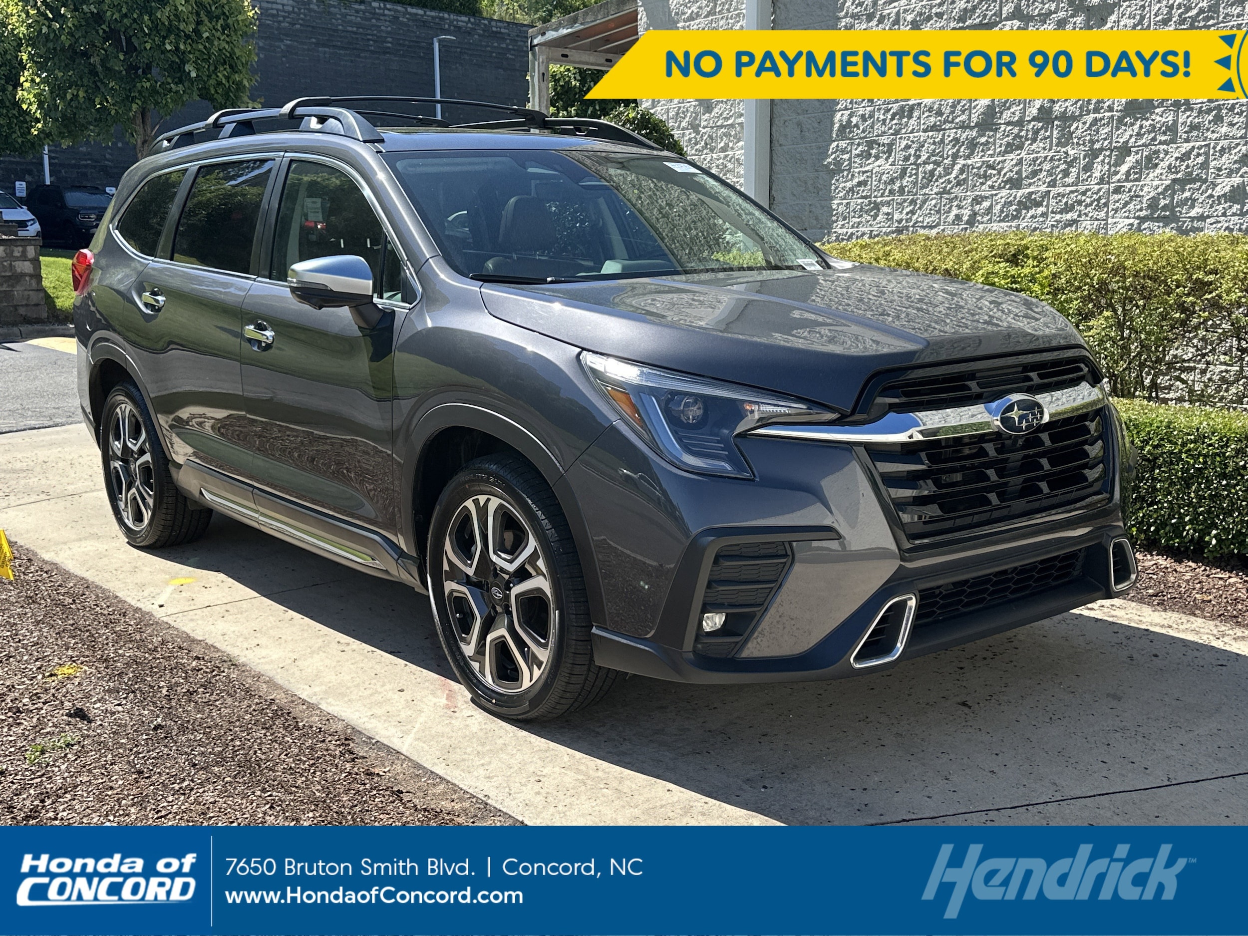 2023 Subaru Ascent Touring's photo