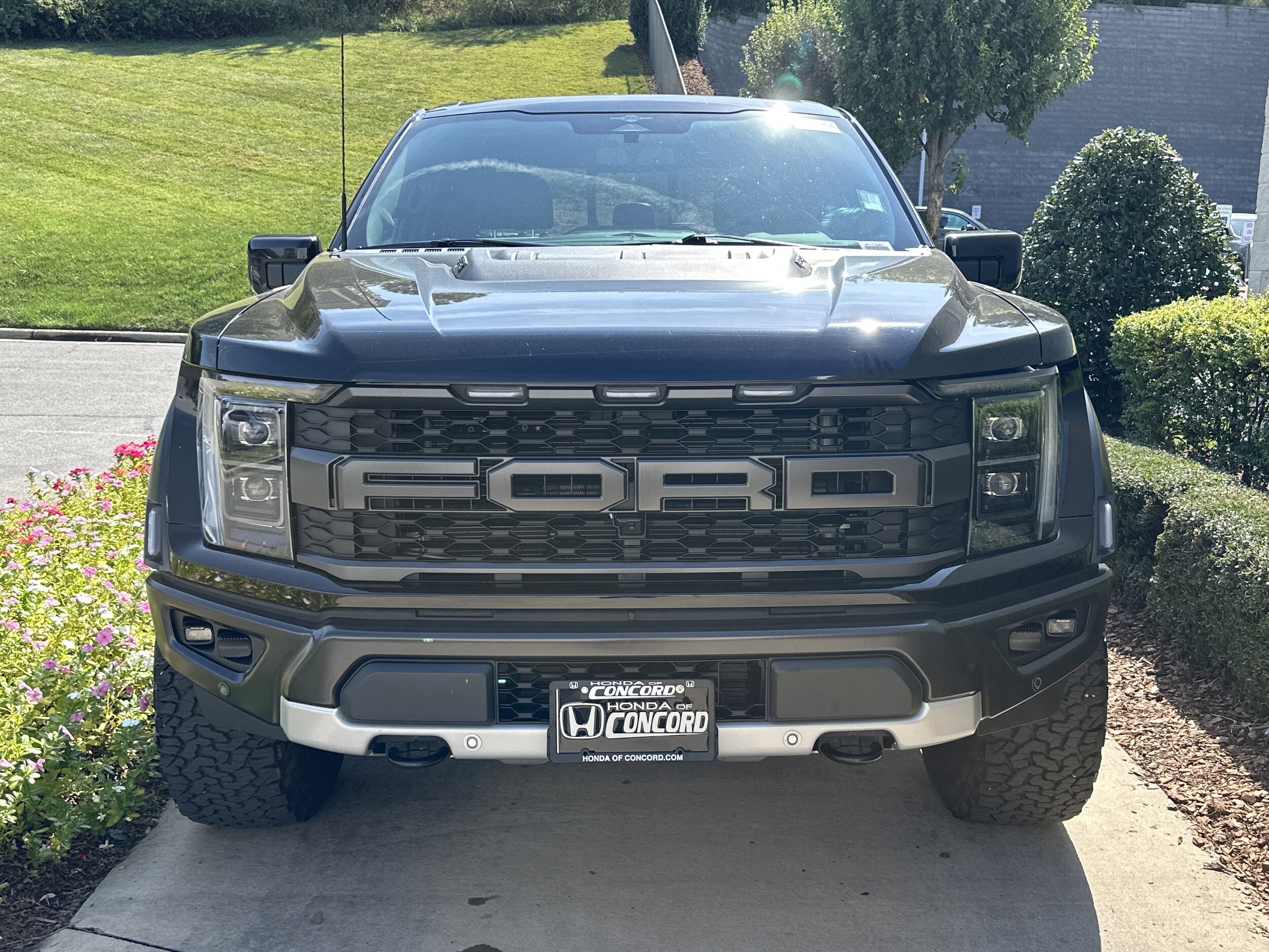 2023 Ford F-150 Raptor photo 2