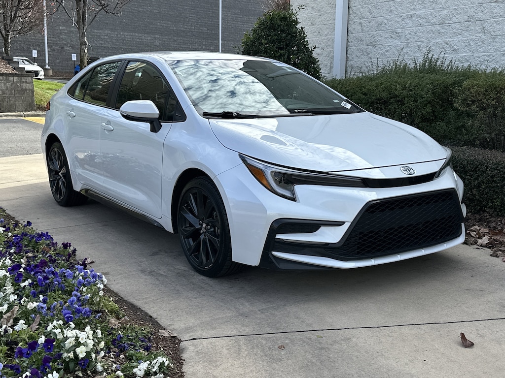 Used 2024 Toyota Corolla SE Sedan