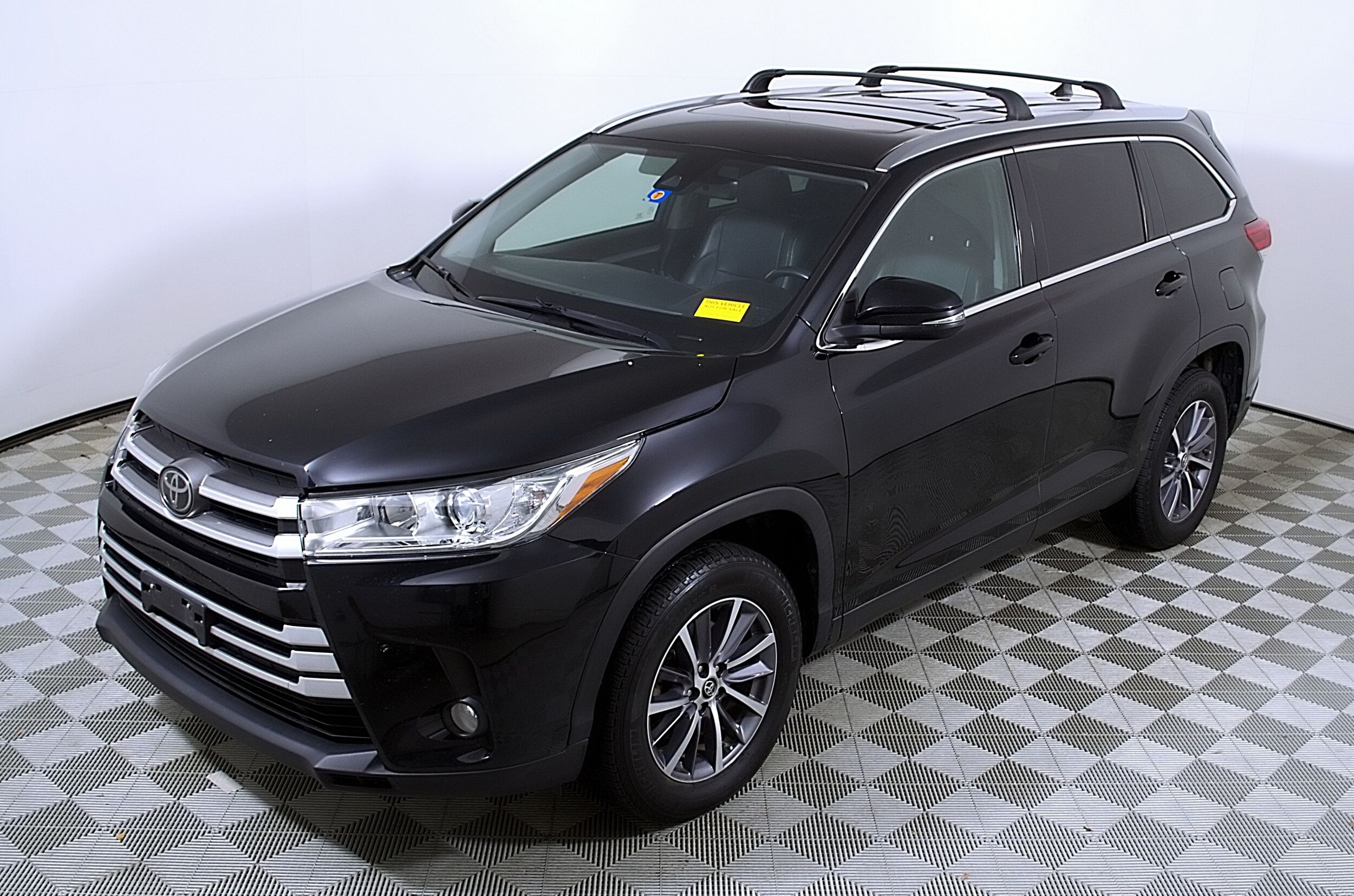 2019 Toyota Highlander XLE photo 3