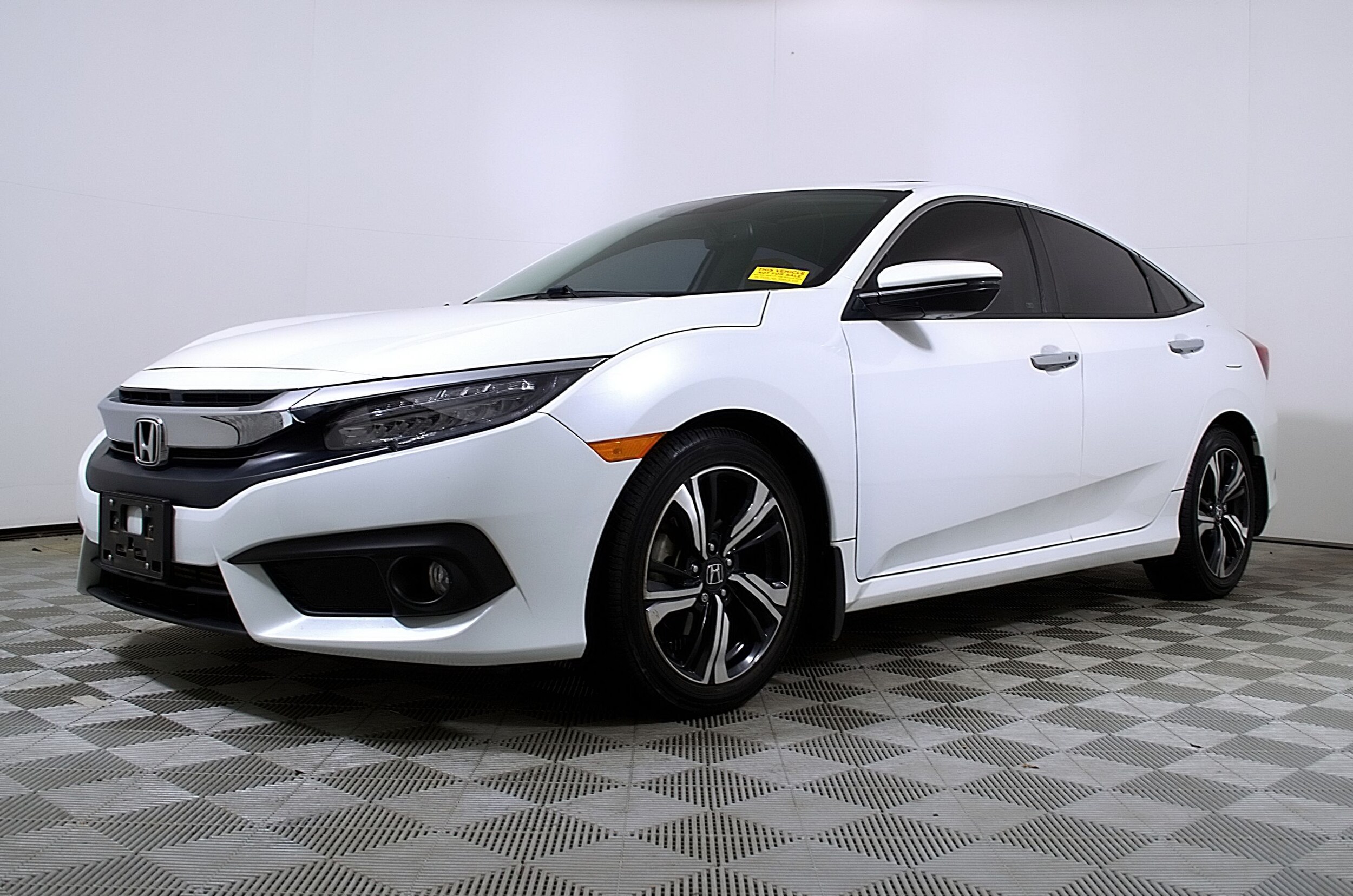 2016 Honda Civic Touring photo 2