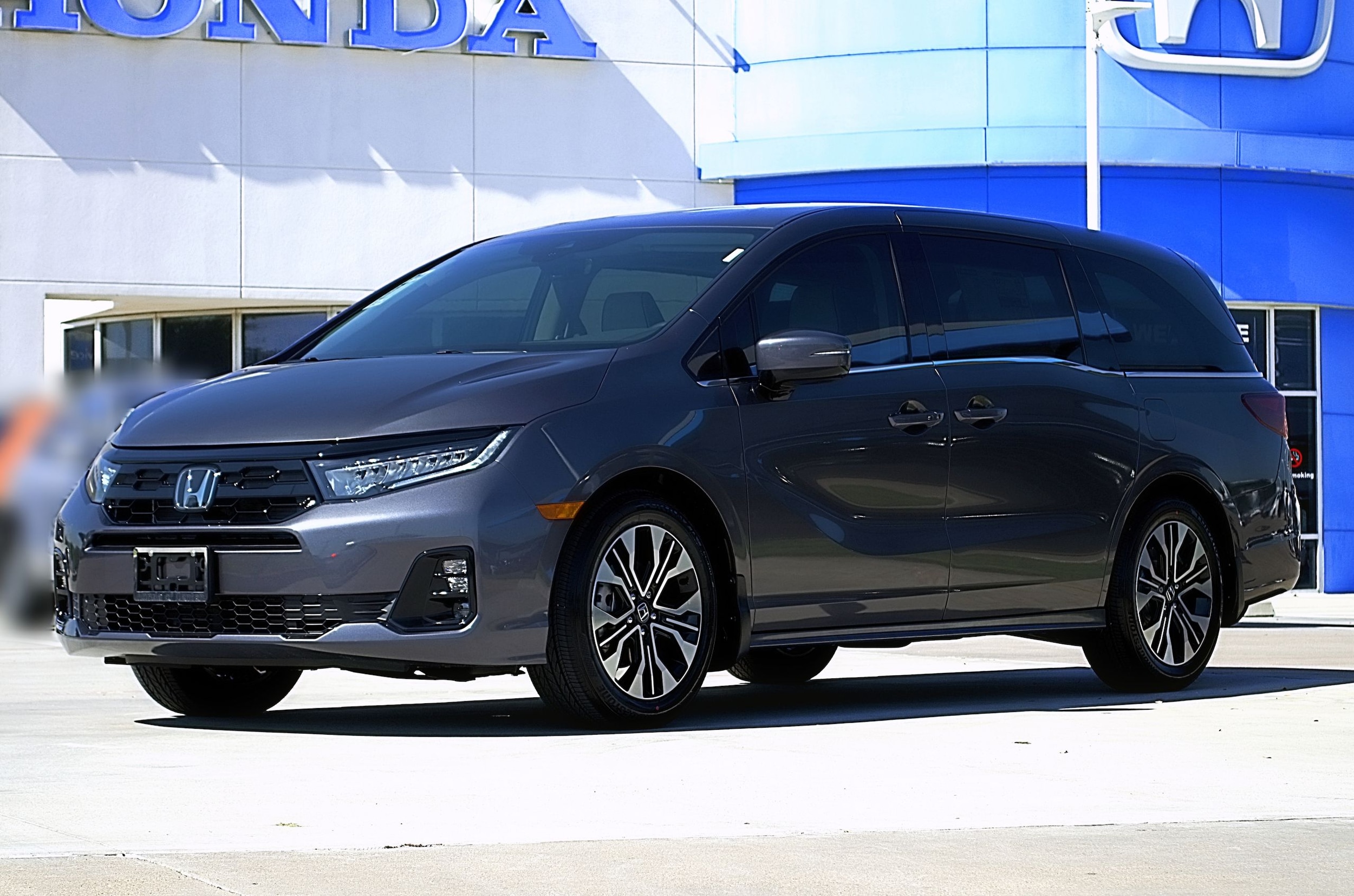 2026 Honda Odyssey Elite's photo