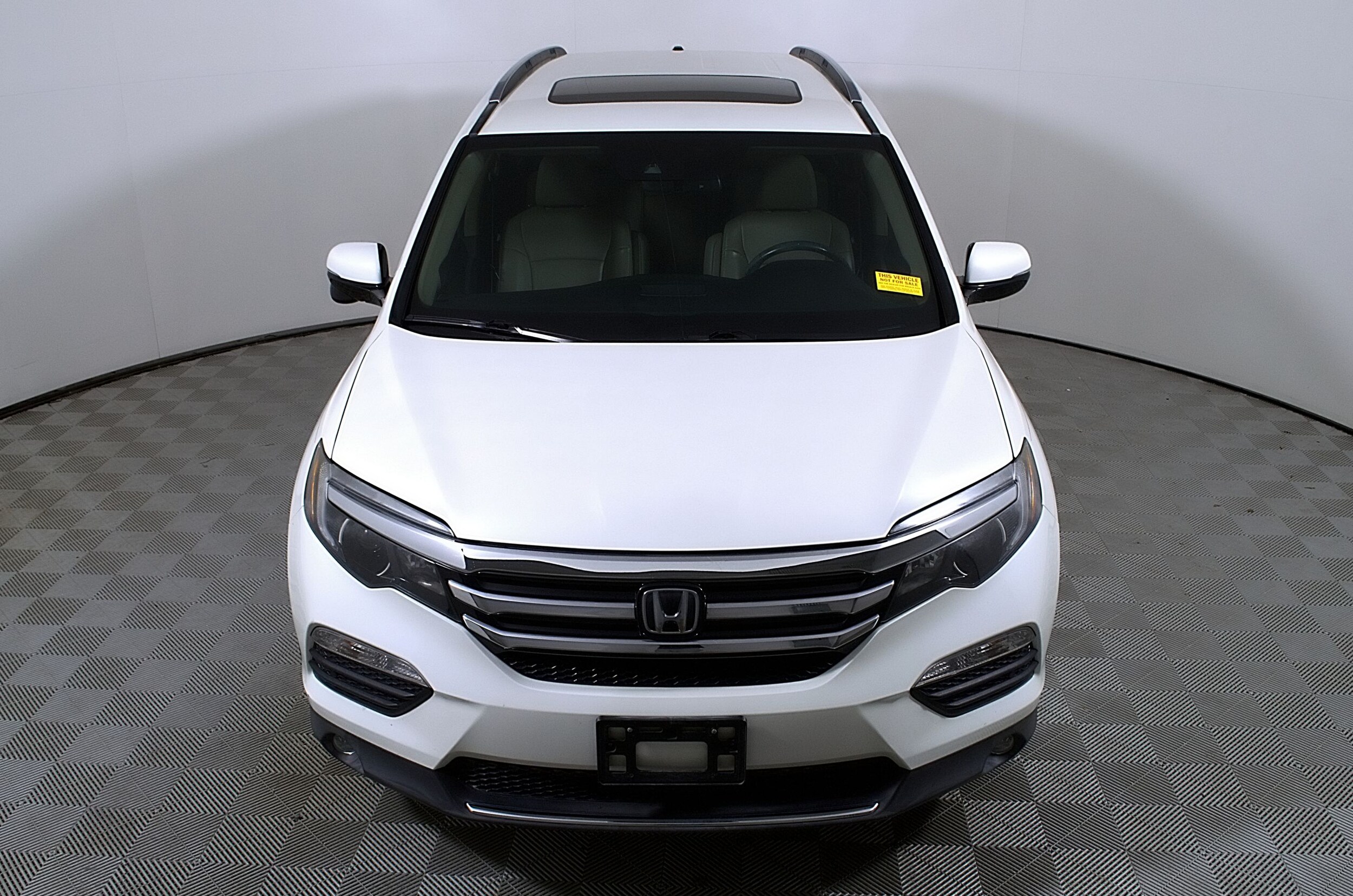 2017 Honda Pilot Touring photo 4