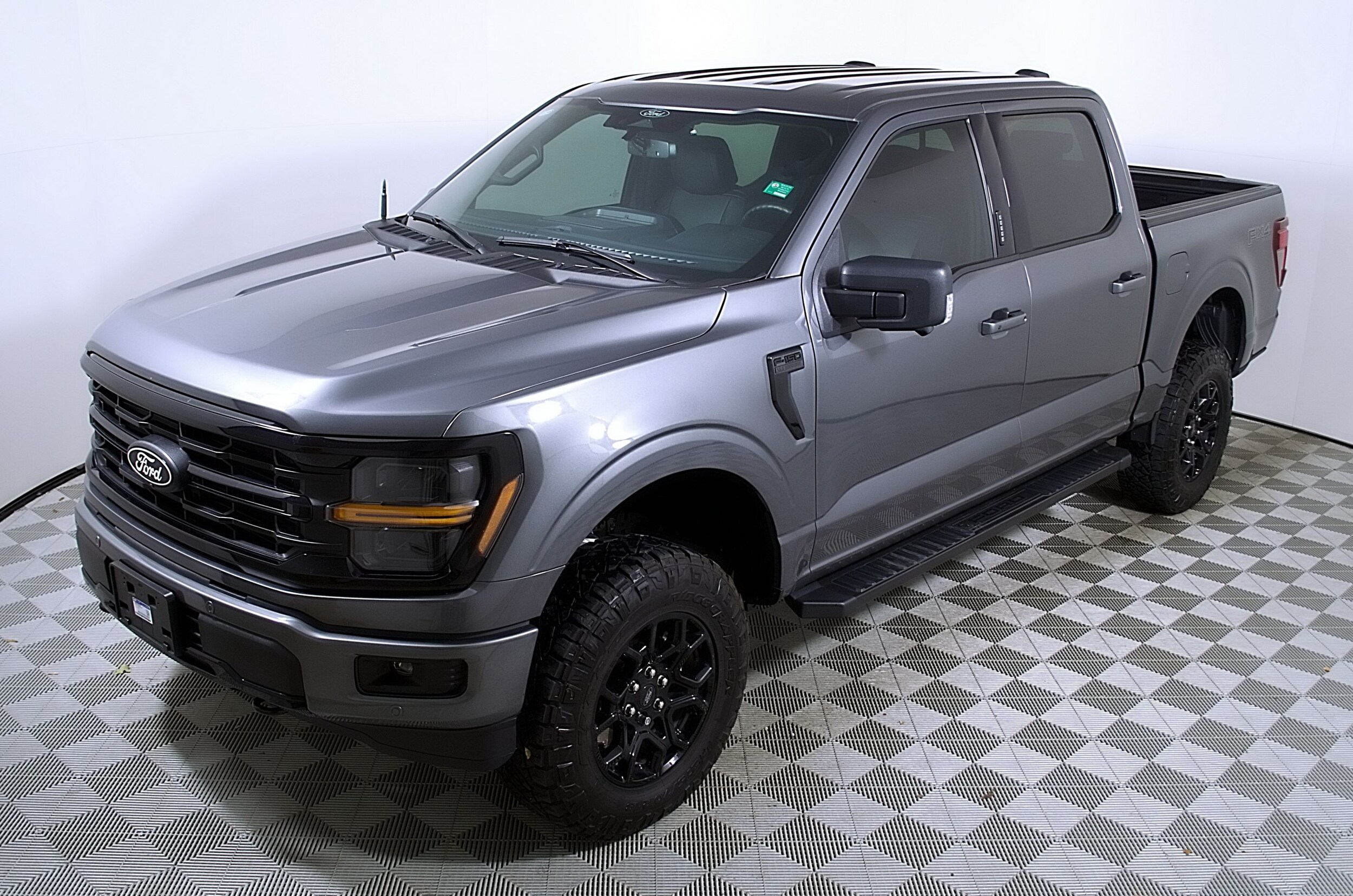 2024 Ford F-150 XLT photo 3