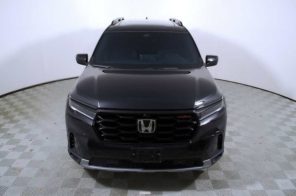 Used 2025 Honda Pilot TrailSport SUV