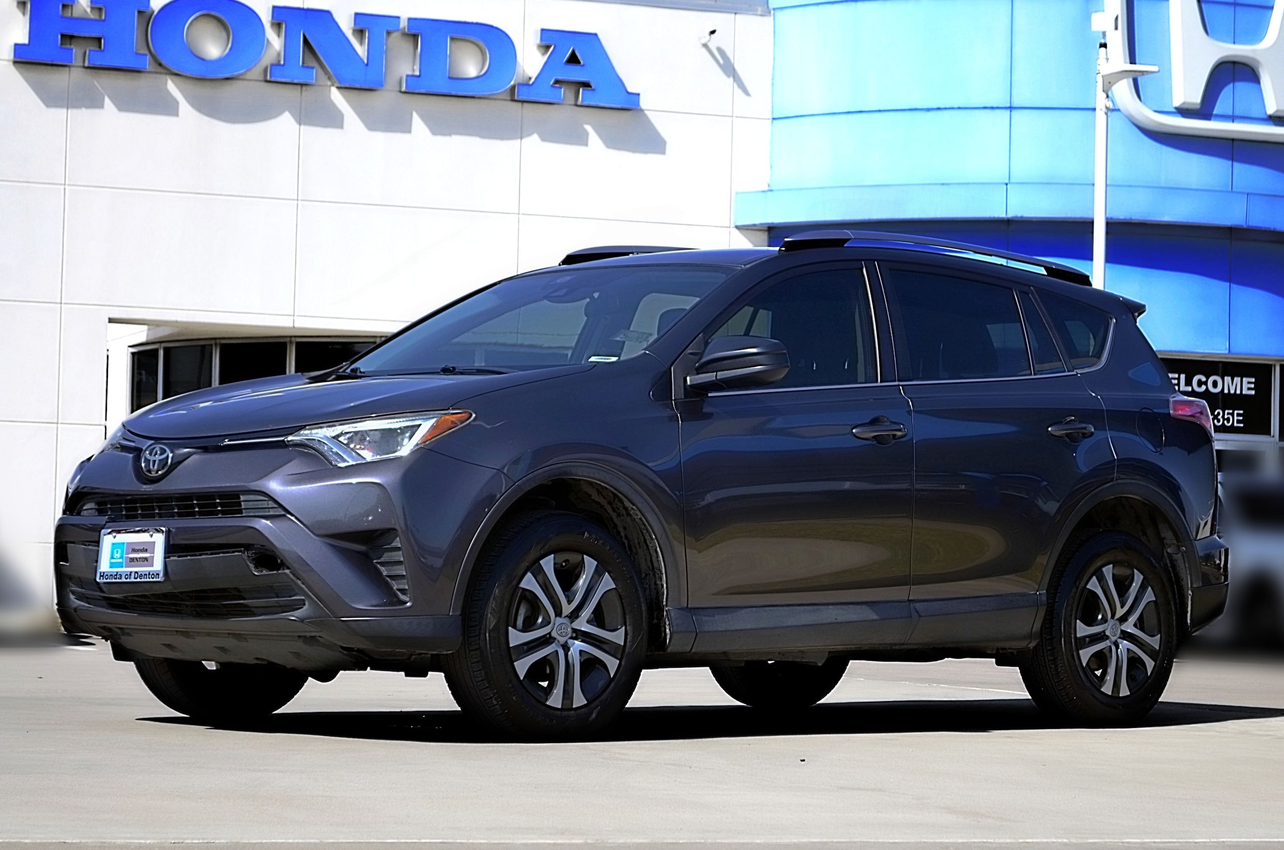 Used 2018 Toyota RAV4 LE
