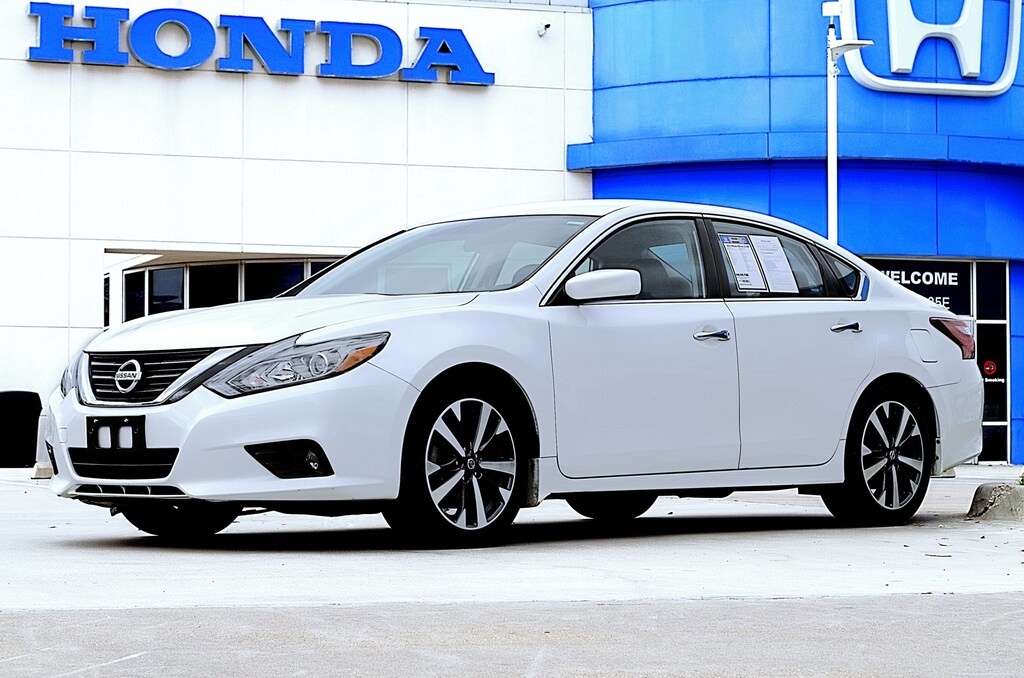 Used 2017 Nissan Altima 2.5 Sedan