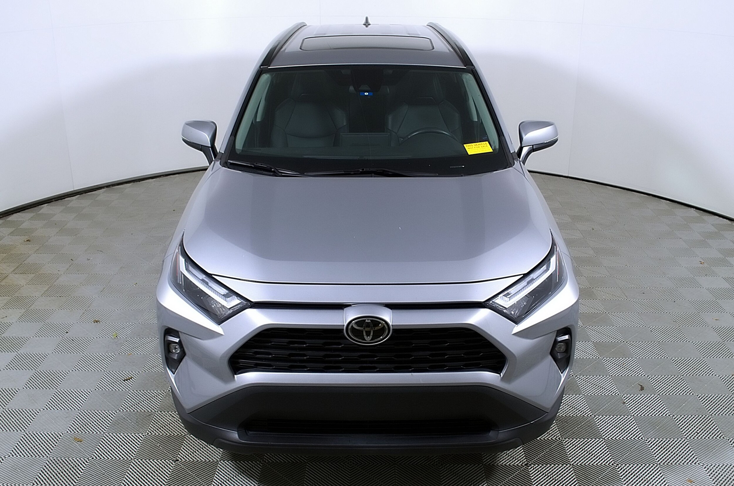 2022 Toyota RAV4 XLE Premium photo 4