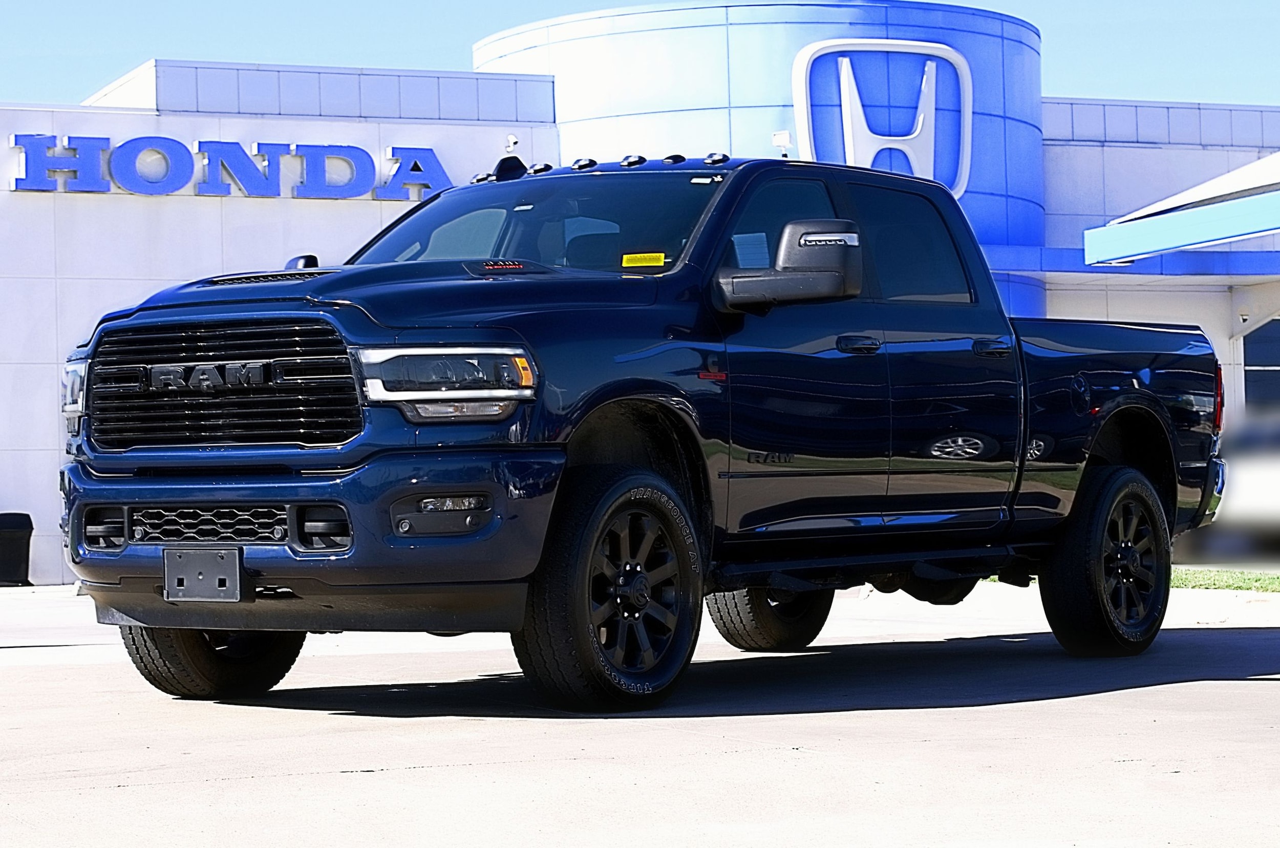 2024 RAM Ram 3500 Pickup Laramie's photo