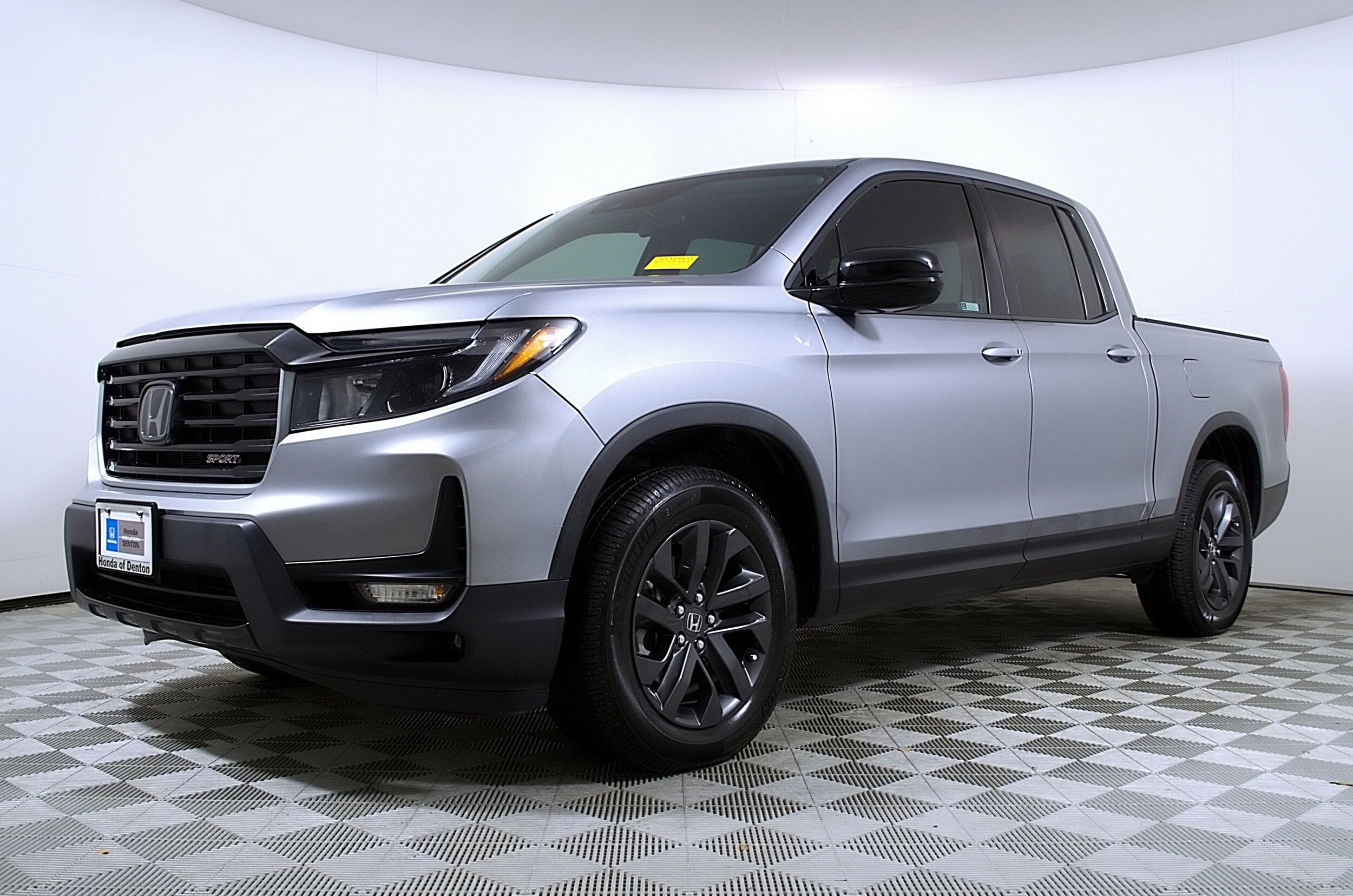 2021 Honda Ridgeline Sport photo 2