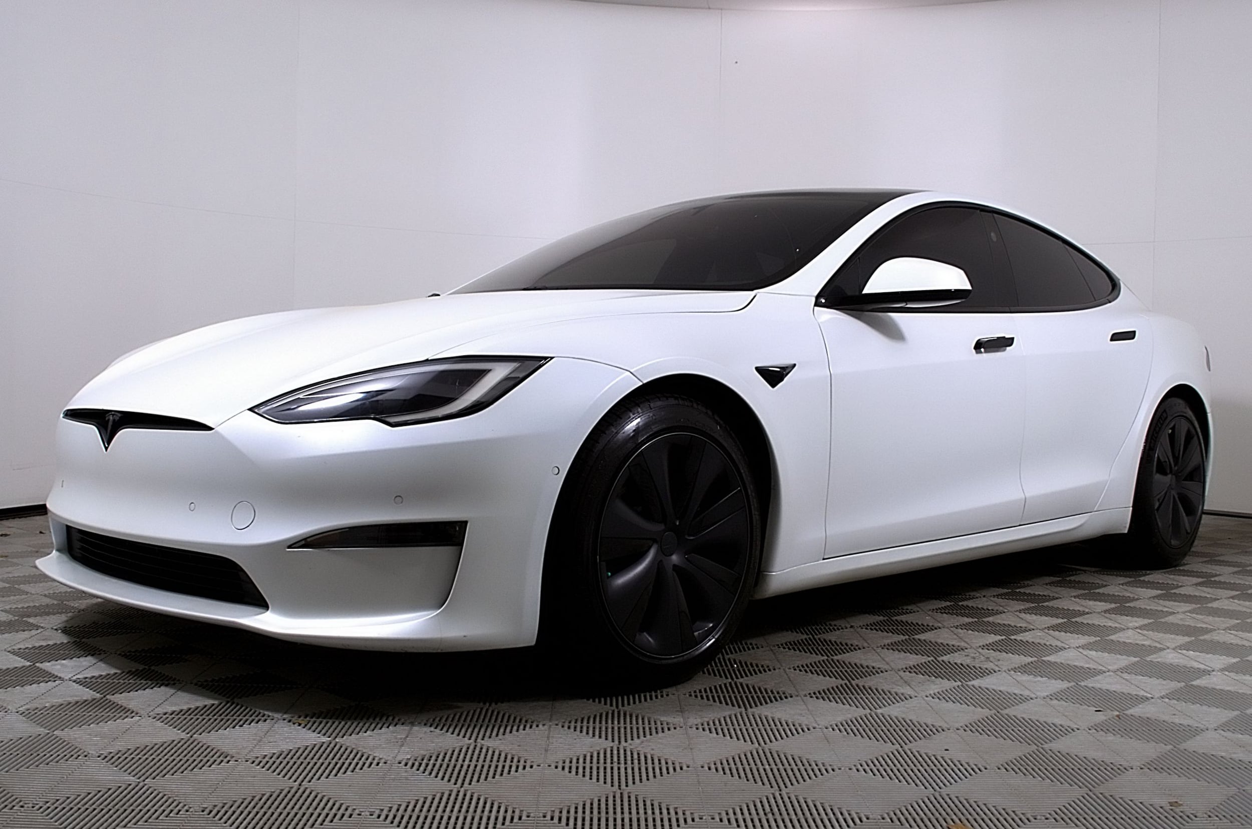 Used 2023 Tesla Model S Standard Range with VIN 5YJSA1E5XPF499613 for sale in Denton, TX