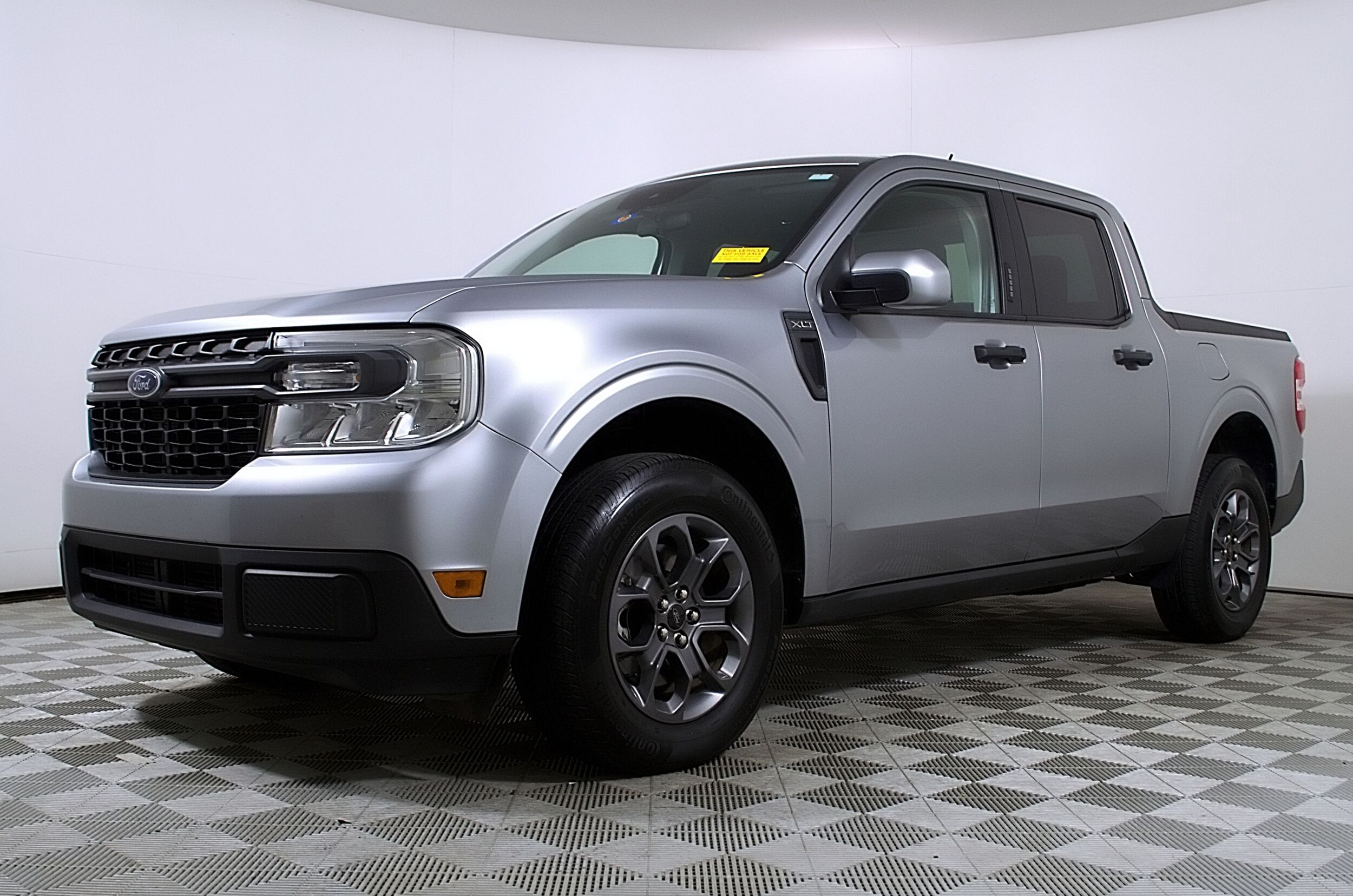 2023 Ford Maverick XLT photo 2