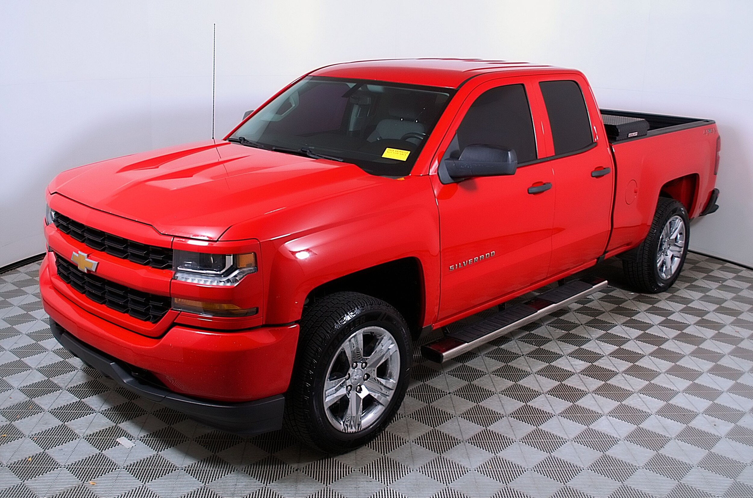 2019 Chevrolet Silverado 1500 Custom photo 3
