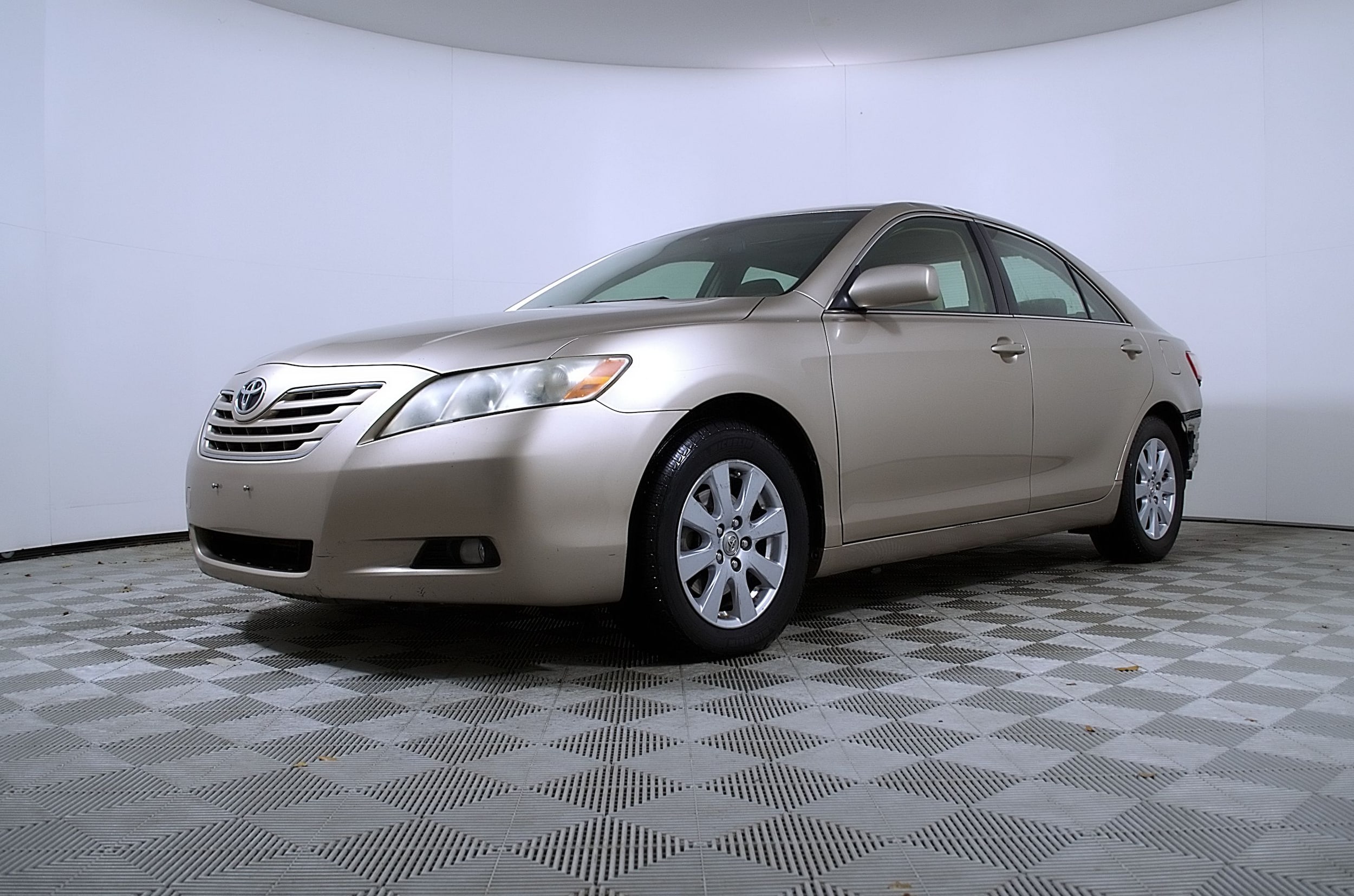 Used 2007 Toyota Camry SE with VIN JTNBE46K673092472 for sale in Denton, TX