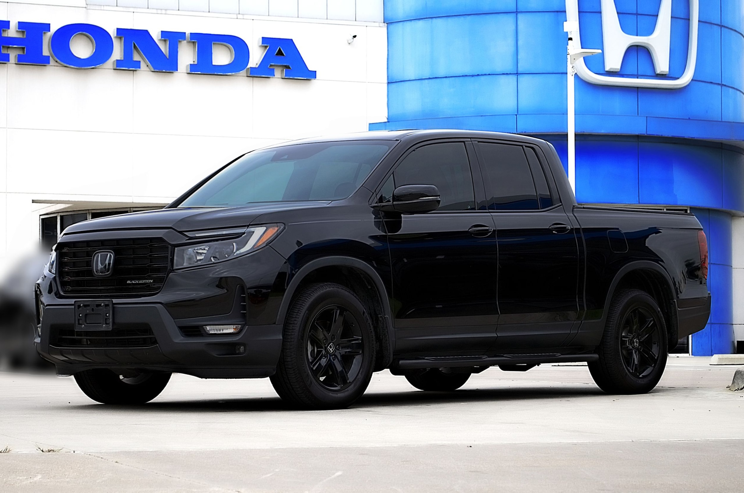2023 Honda Ridgeline Black Edition's photo