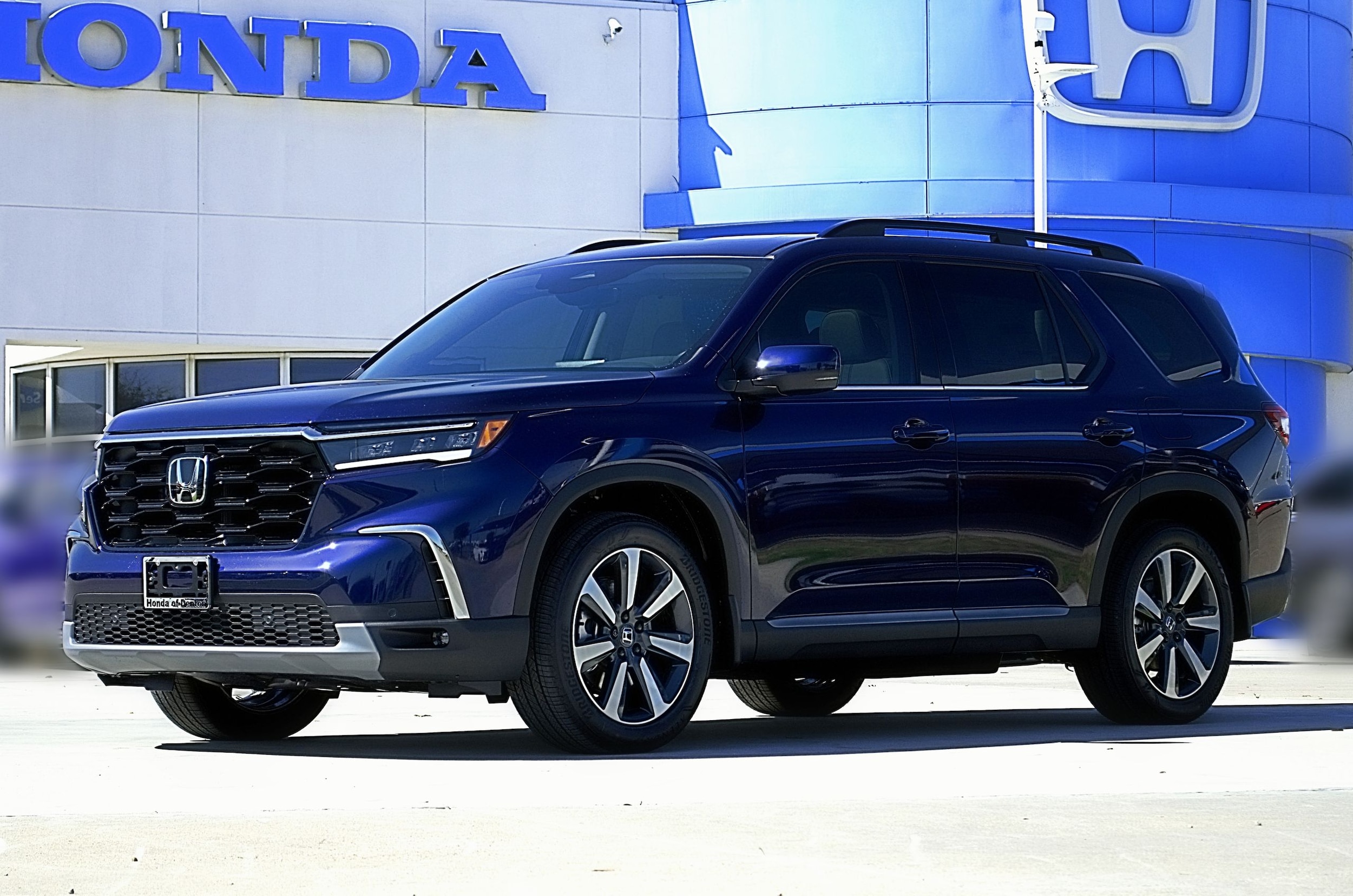 2025 Honda Pilot Touring's photo