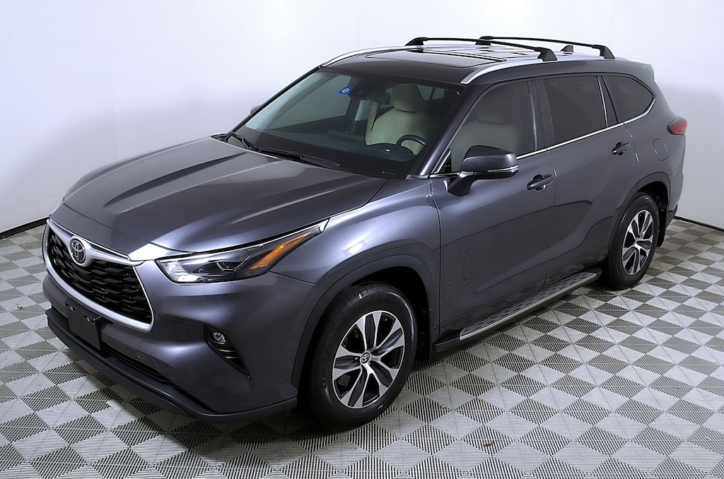 Used 2023 Toyota Highlander XLE SUV