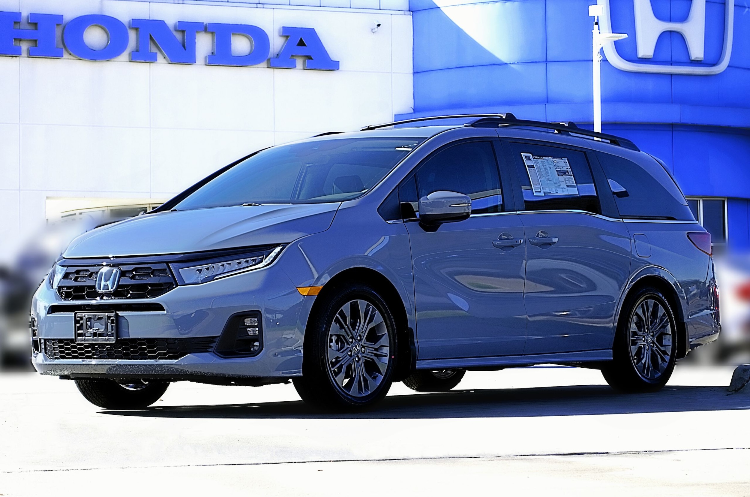 2026 Honda Odyssey Touring's photo