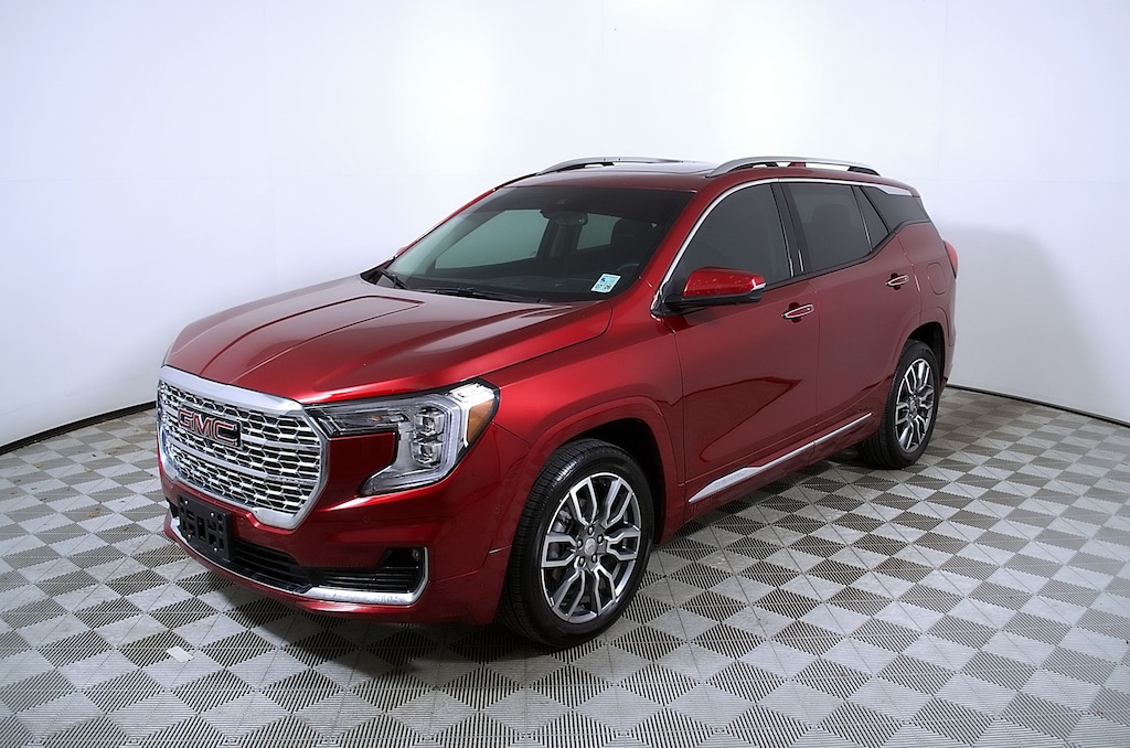 Used 2024 GMC Terrain Denali SUV