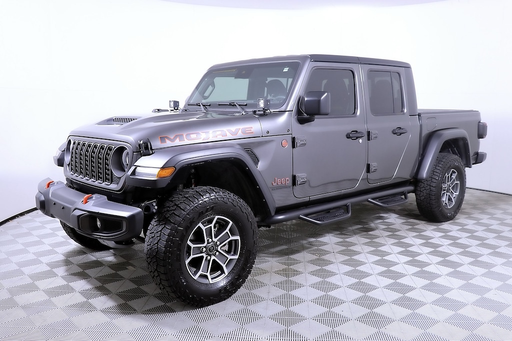 Used 2025 Jeep Gladiator Mojave Truck Crew Cab