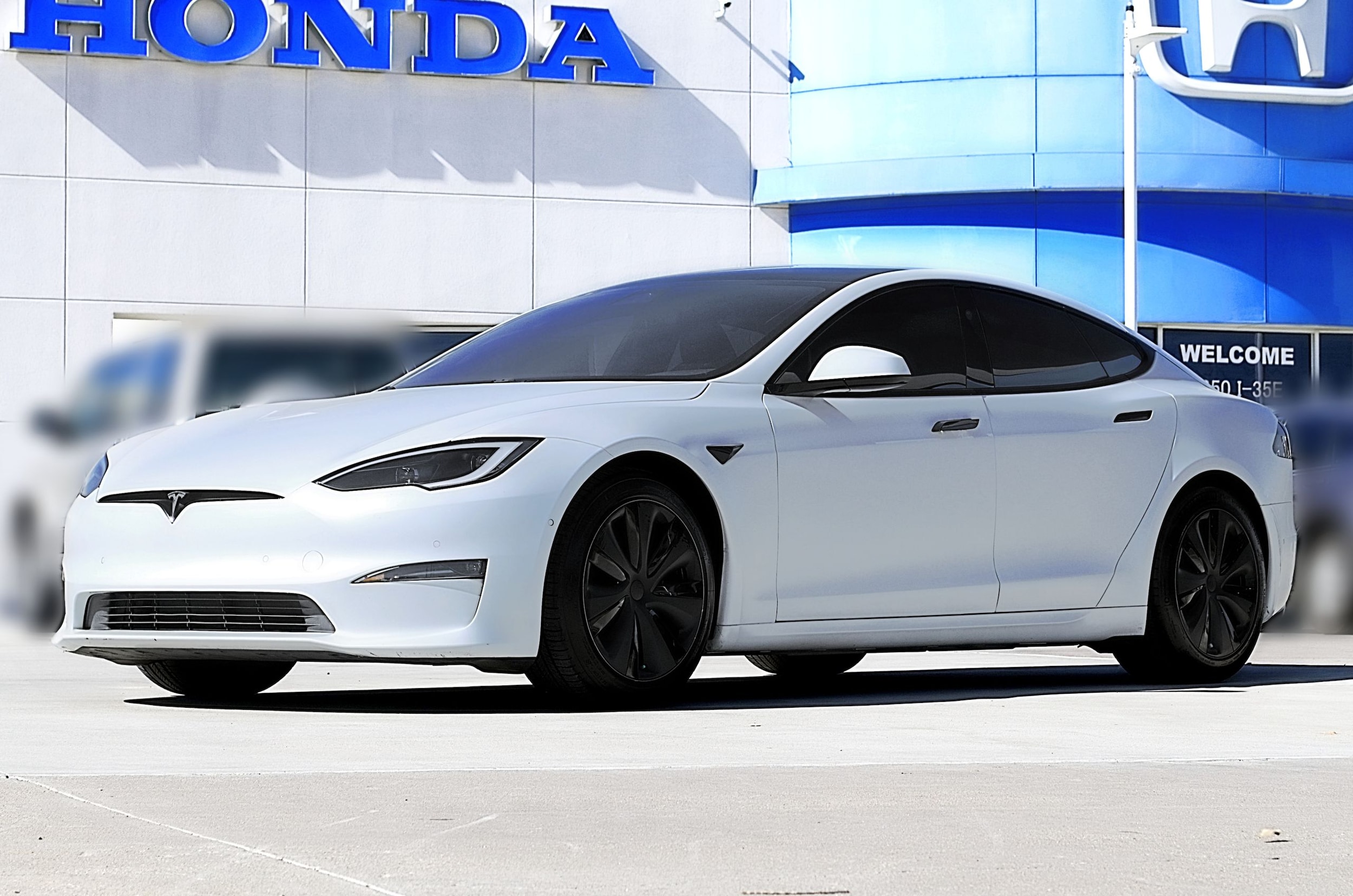 2023 Tesla Model S Standard Range