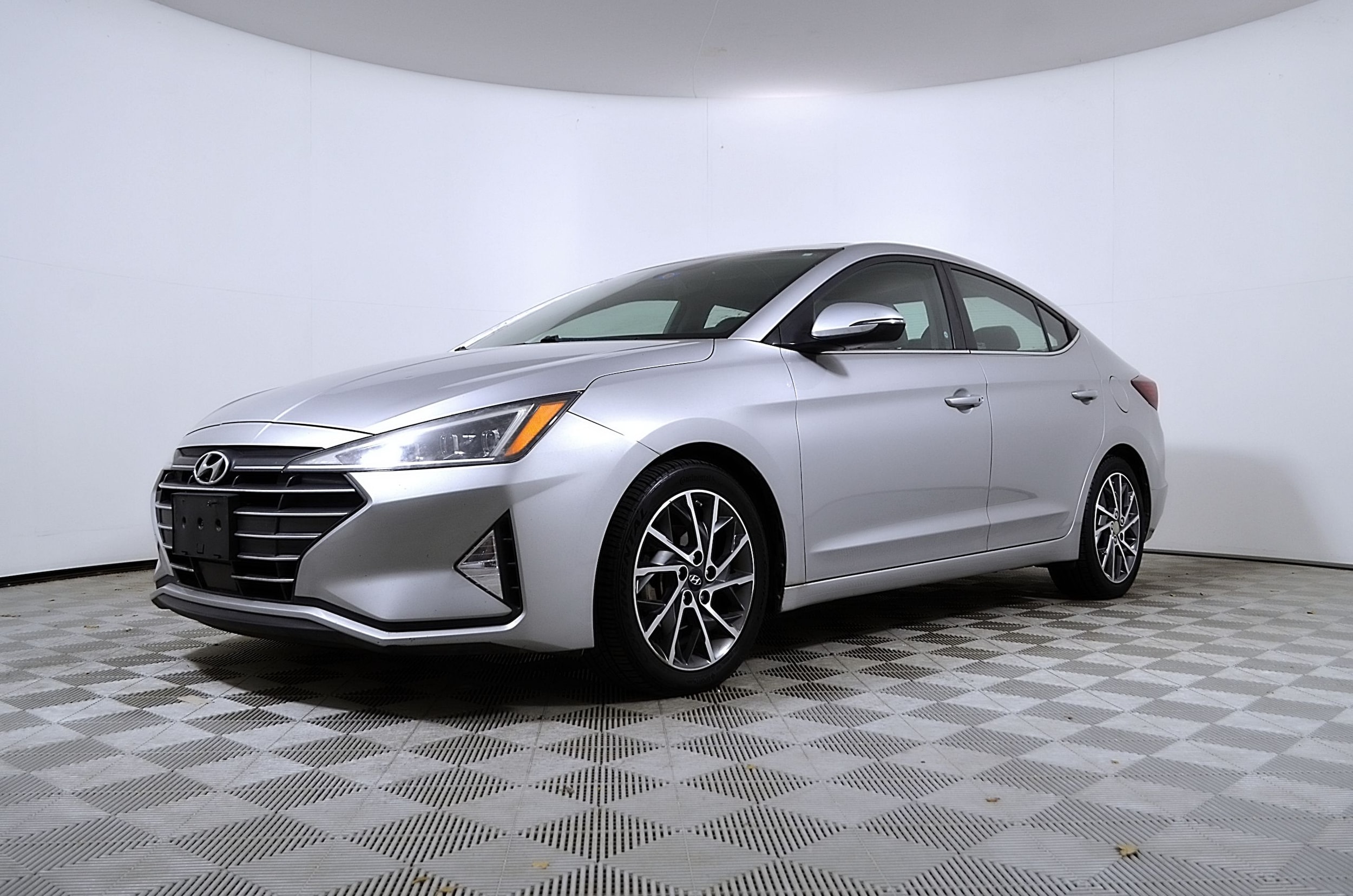 Used 2020 Hyundai Elantra Limited with VIN KMHD84LF7LU007439 for sale in Denton, TX
