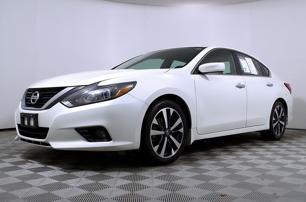 Used 2017 Nissan Altima 2.5 Sedan