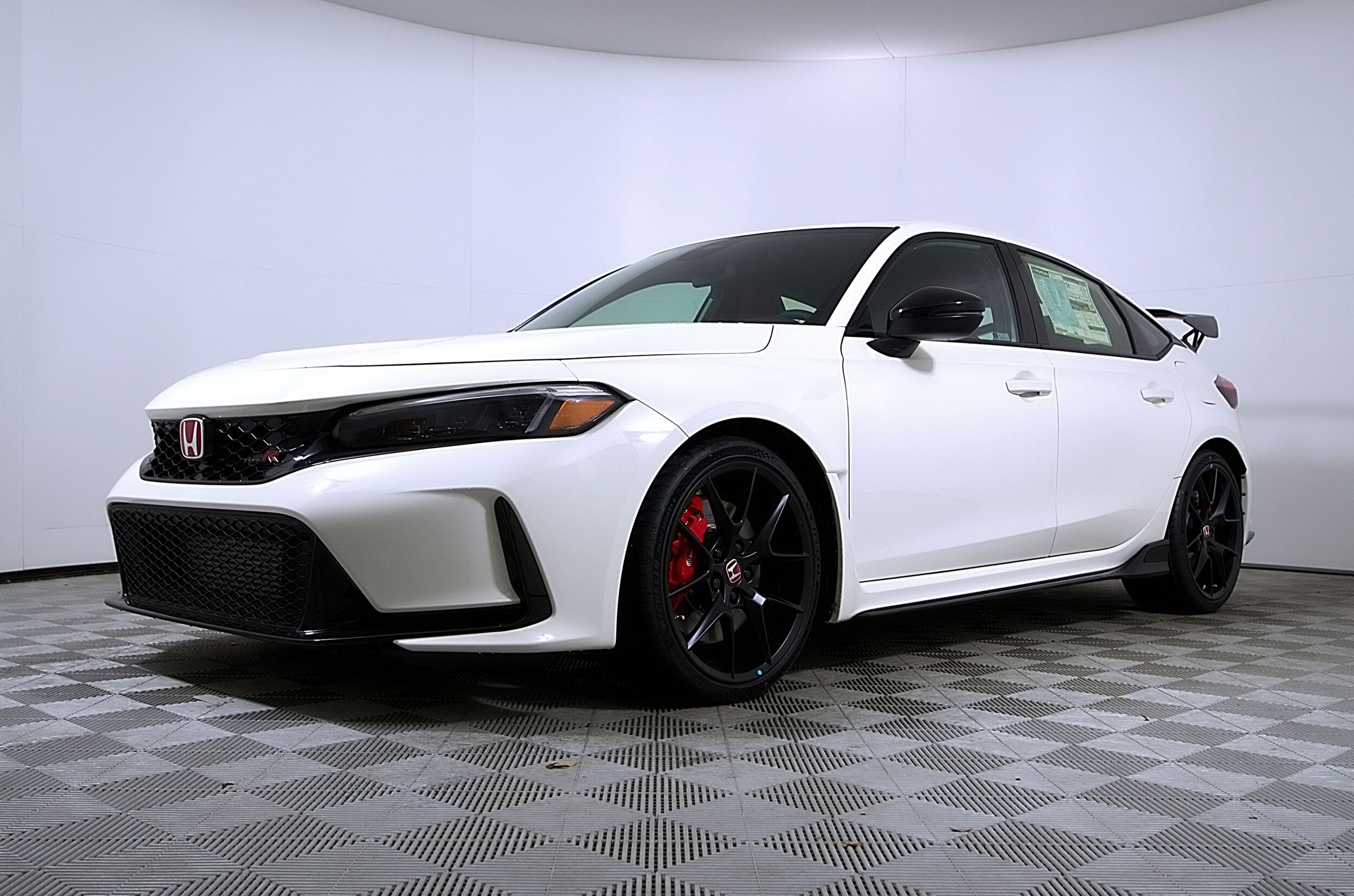 2025 Honda Civic Type R photo 2