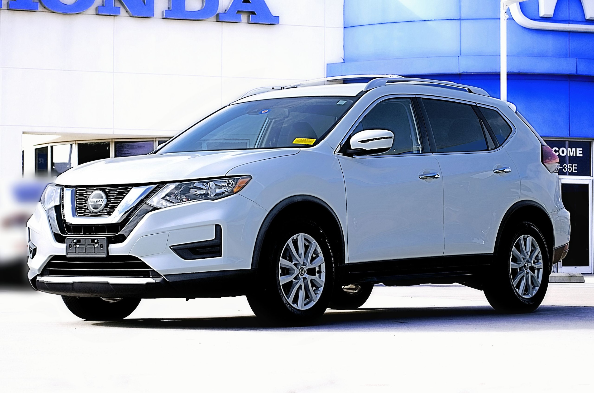 2019 Nissan Rogue S's photo