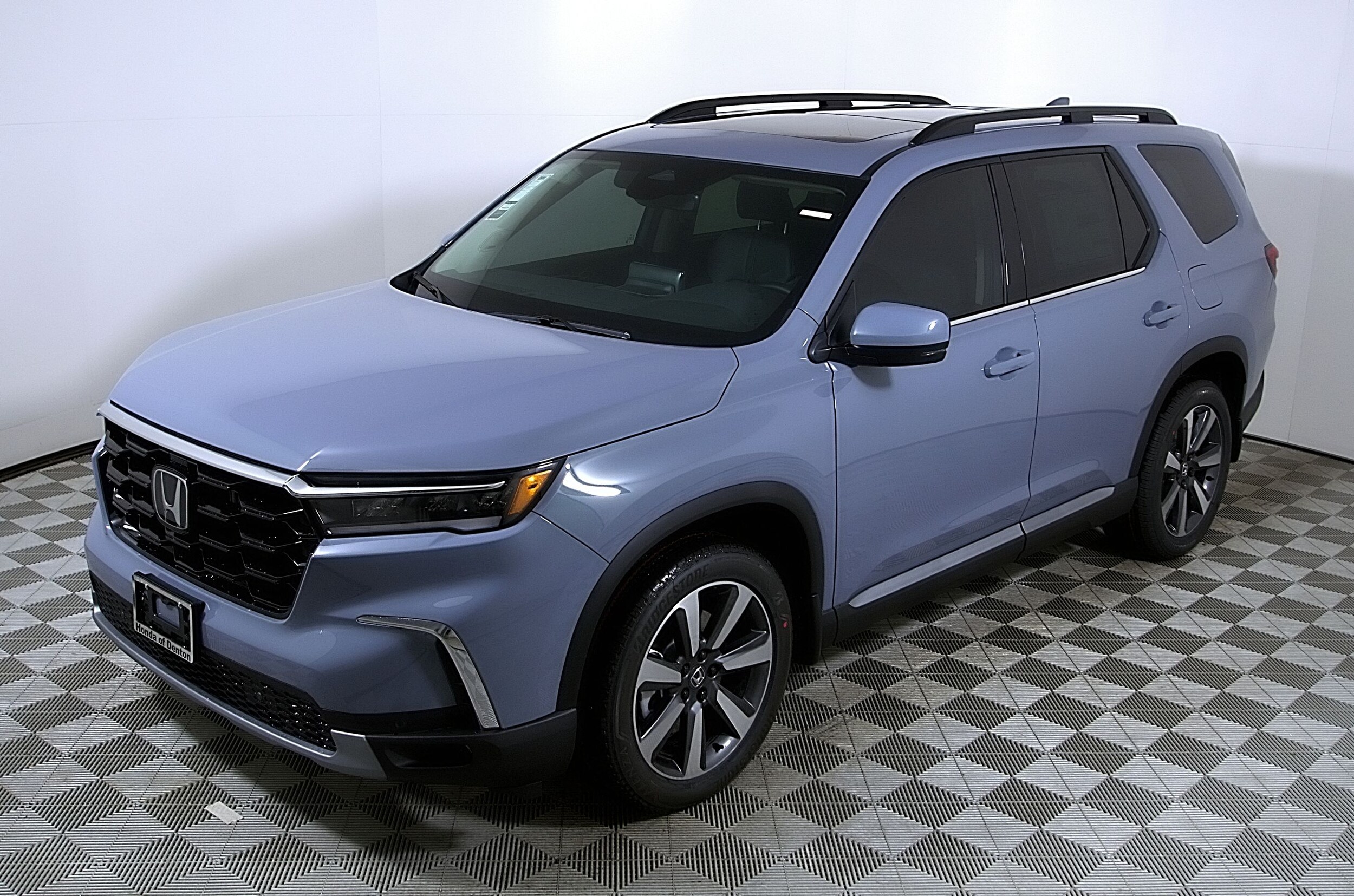 2025 Honda Pilot Touring photo 3
