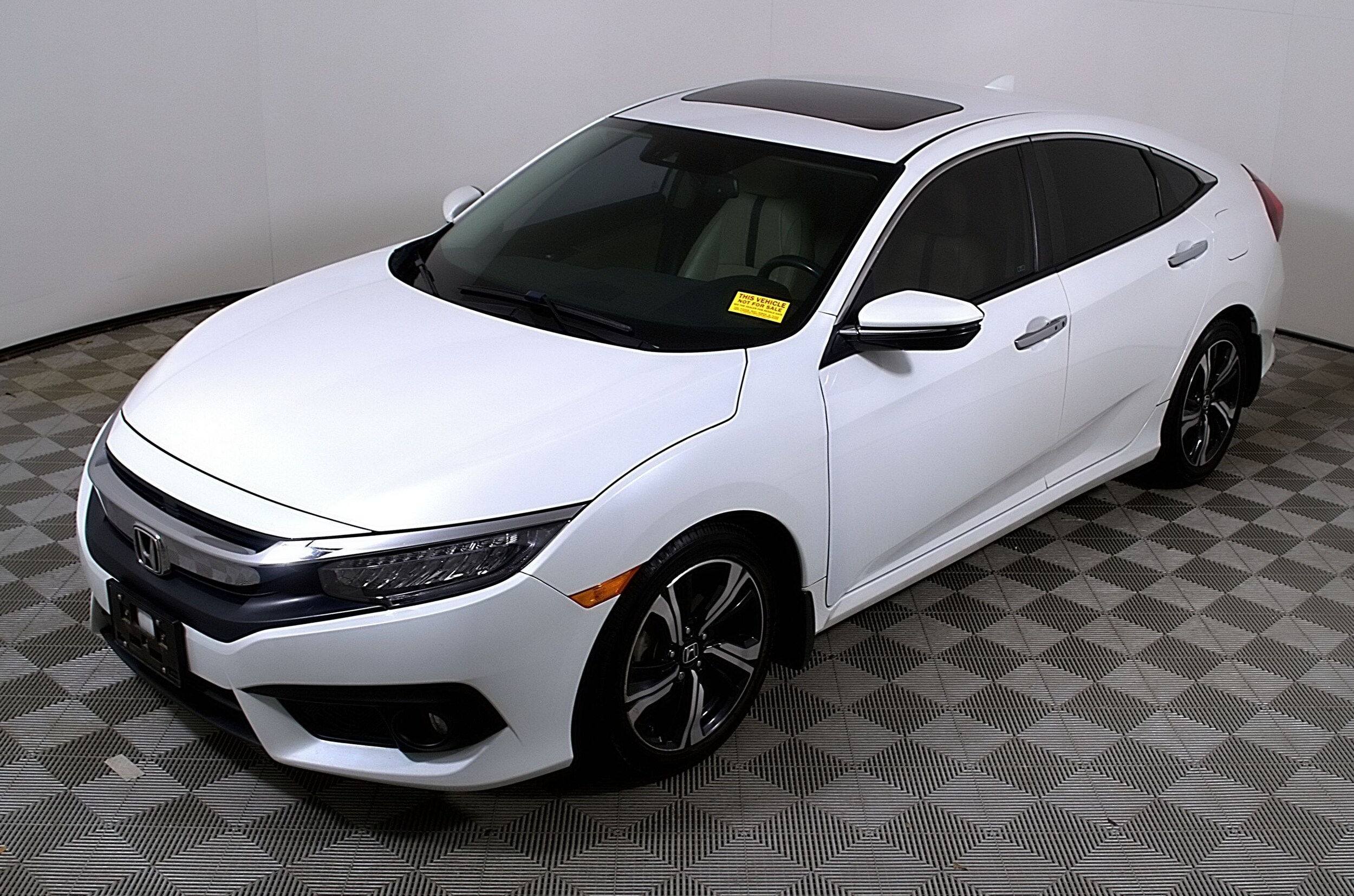 2016 Honda Civic Touring photo 3