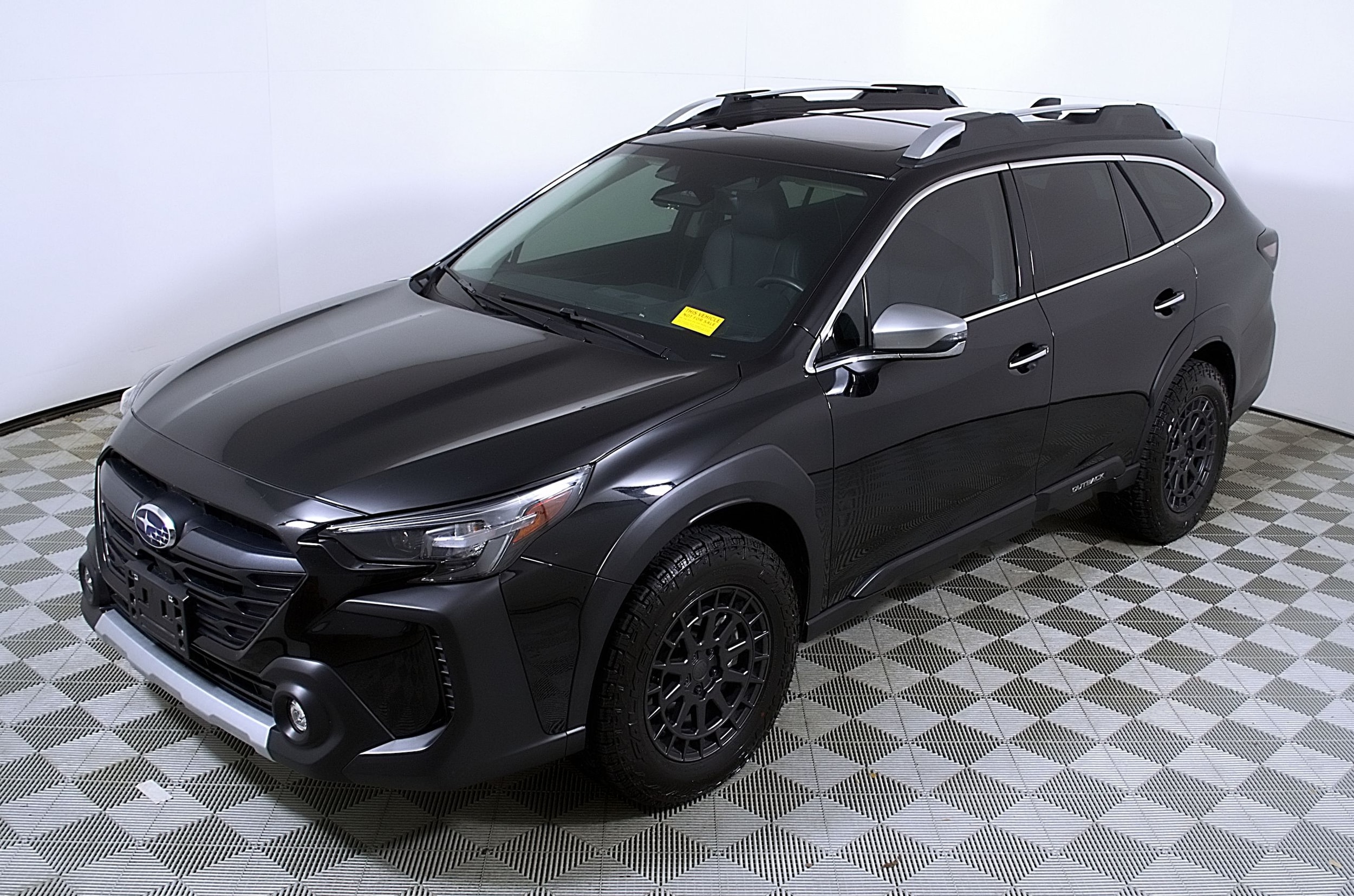 2025 Subaru Outback Touring XT photo 2