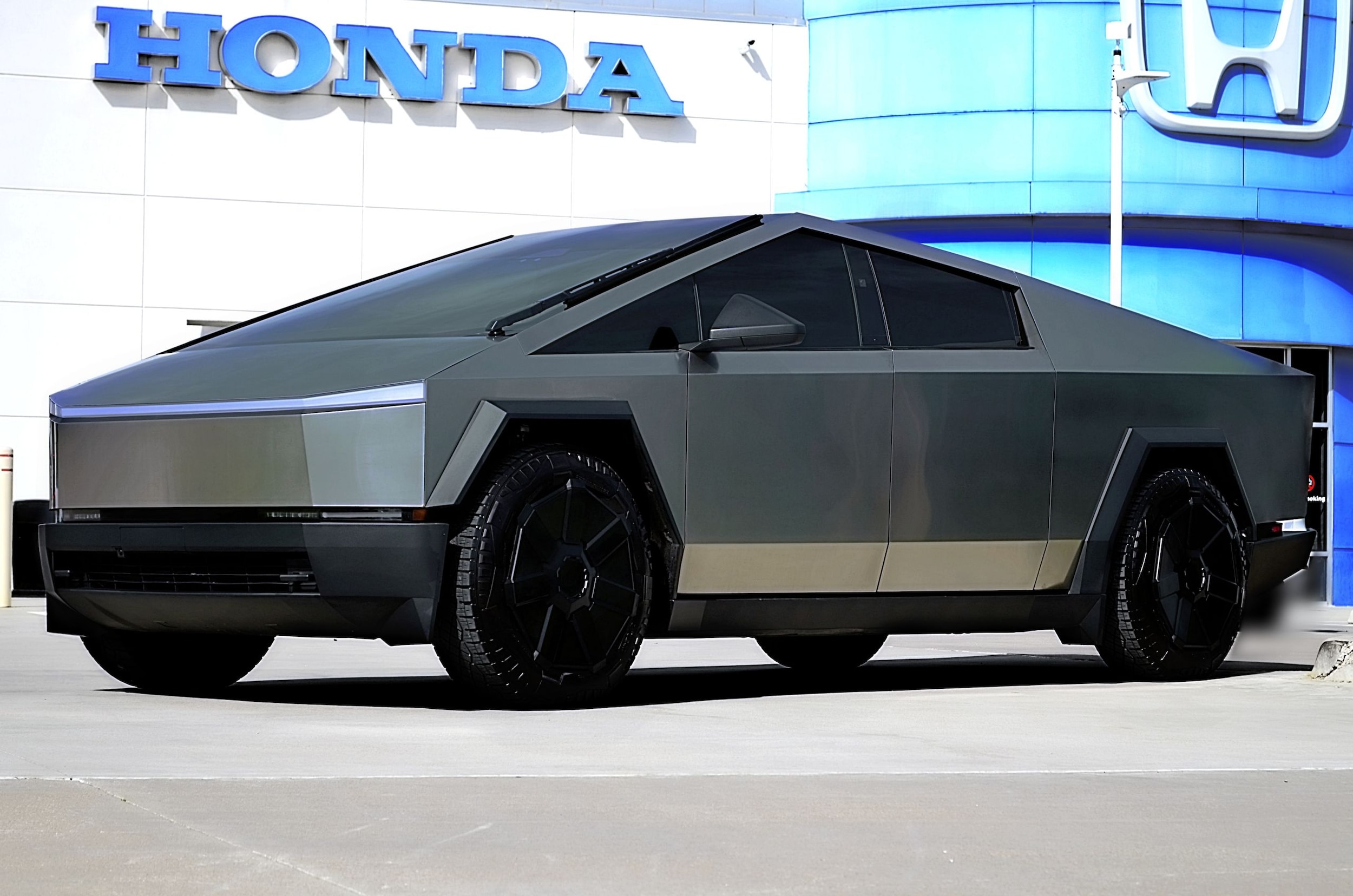 2024 Tesla Cybertruck Cyberbeast's photo