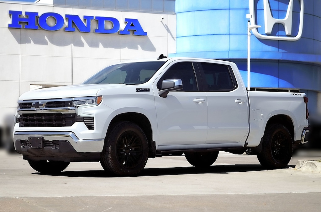 Used 2024 Chevrolet Silverado 1500 LT w/1LT Truck Crew Cab