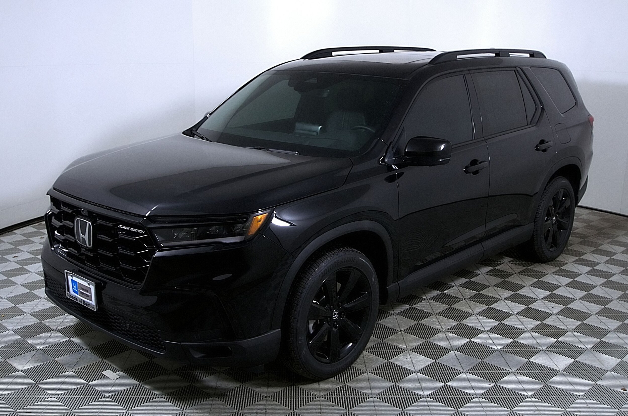 2025 Honda Pilot Black Edition photo 3