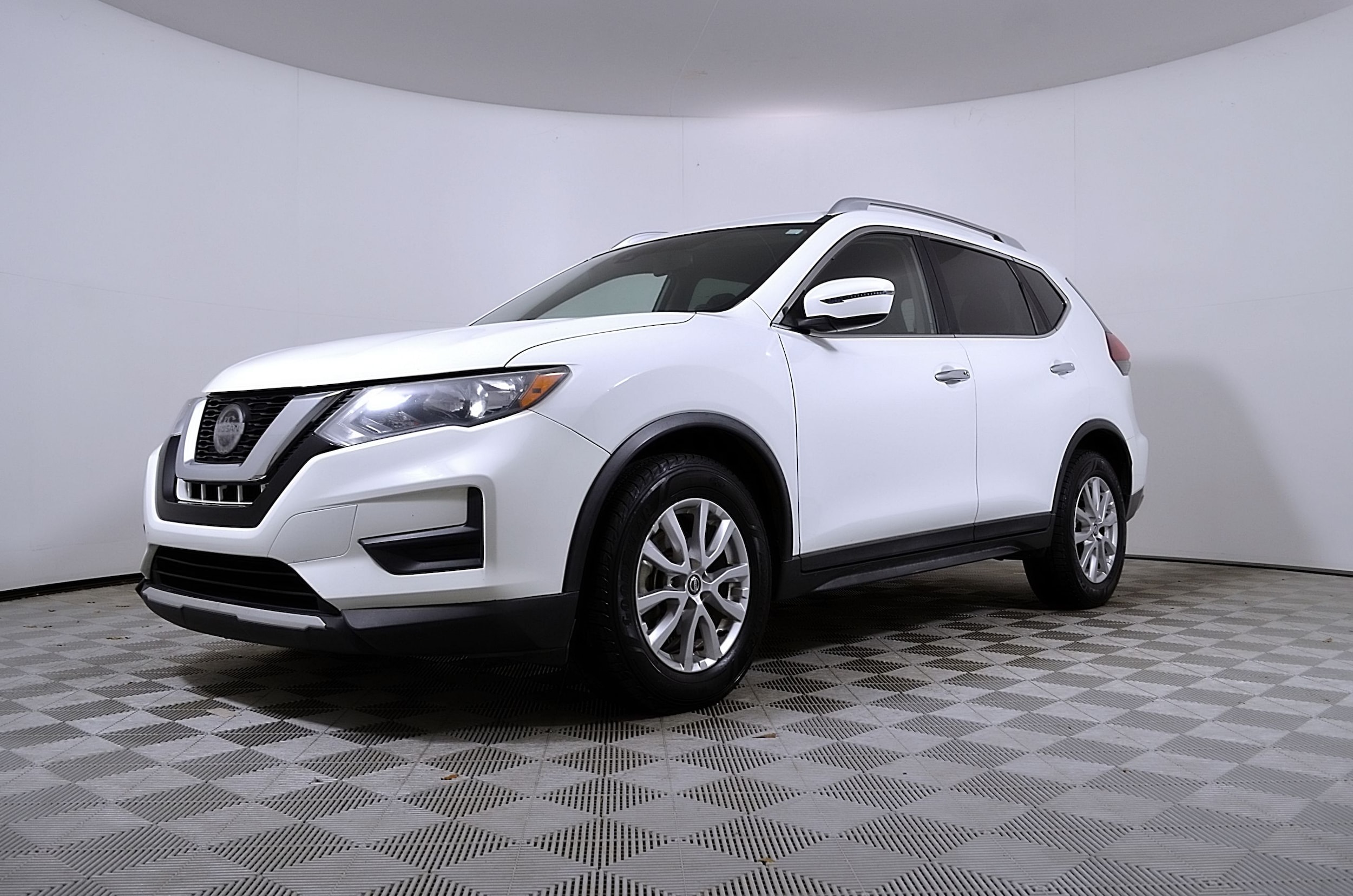 Used 2019 Nissan Rogue SV with VIN KNMAT2MT1KP511920 for sale in Denton, TX