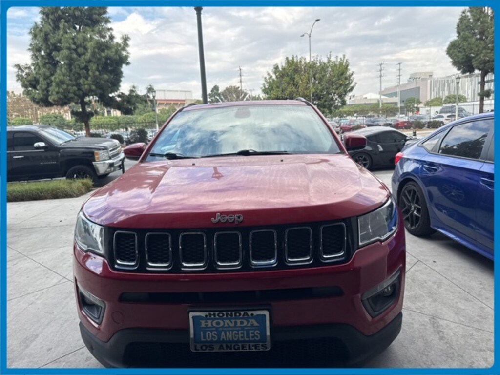 Used 2018 Jeep Compass Latitude FWD SUV