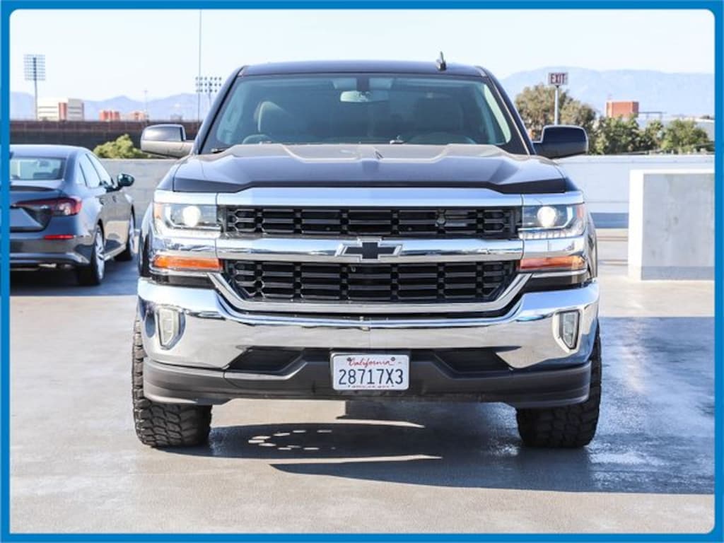 Used 2018 Chevrolet Silverado 1500 LT w/1LT Truck Double Cab