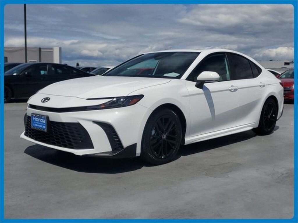 Used 2025 Toyota Camry SE Sedan
