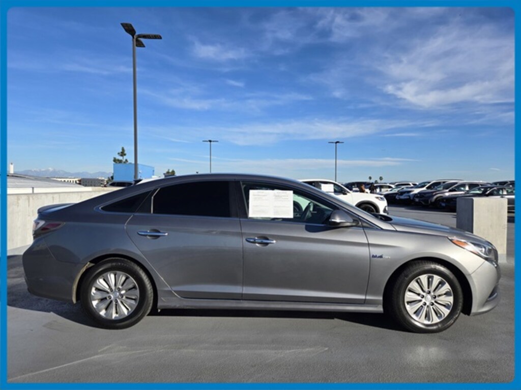 Used 2017 Hyundai Sonata Hybrid SE Sedan