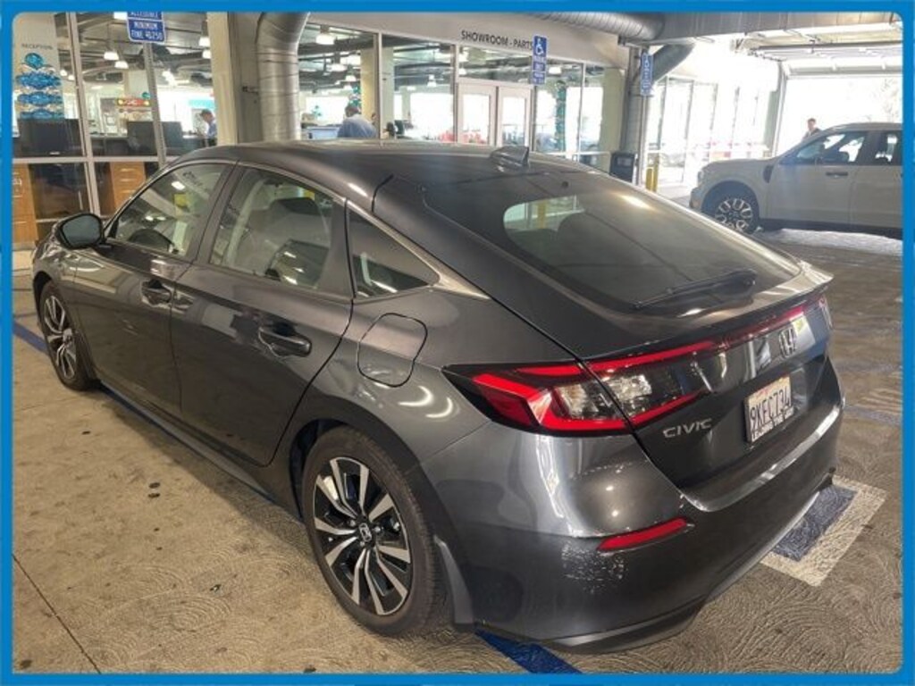 Used 2024 Honda Civic EX-L Hatchback