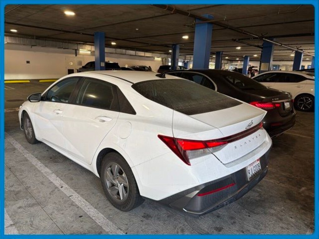 Used 2024 Hyundai Elantra SE Sedan