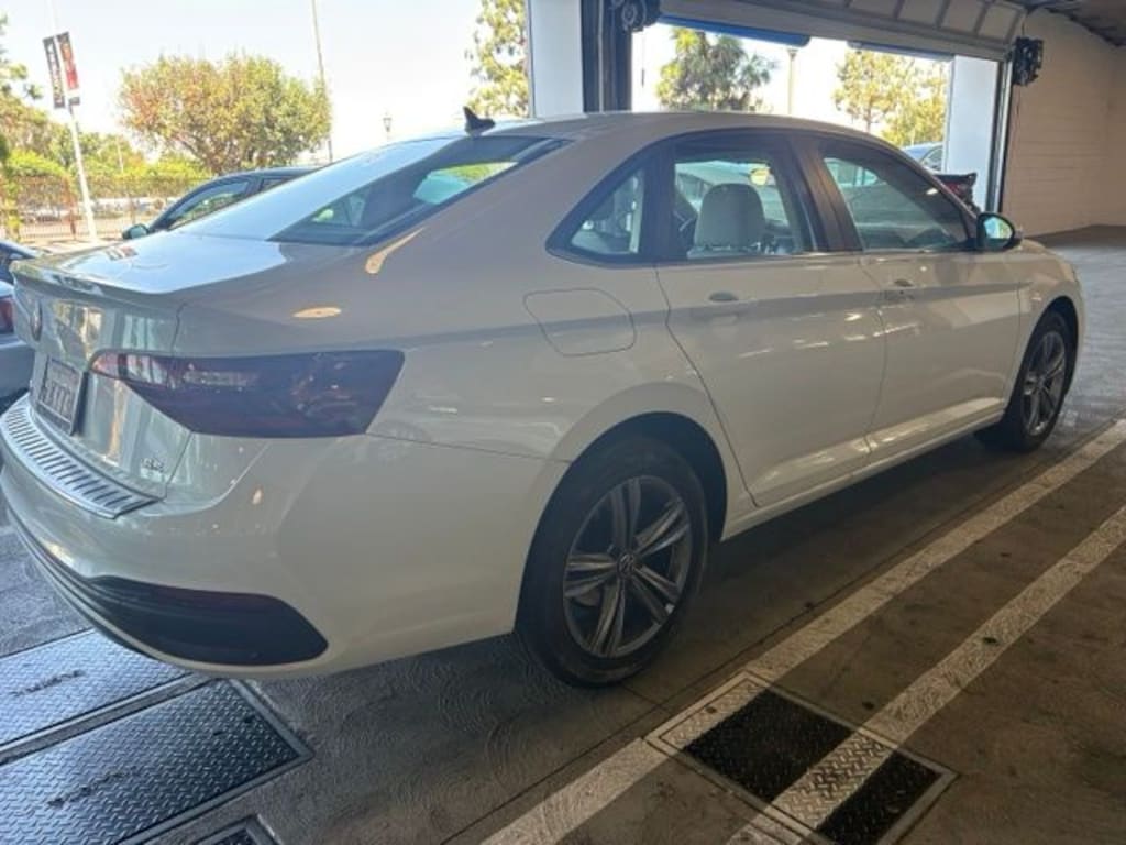 Used 2023 Volkswagen Jetta 1.5T SE Sedan