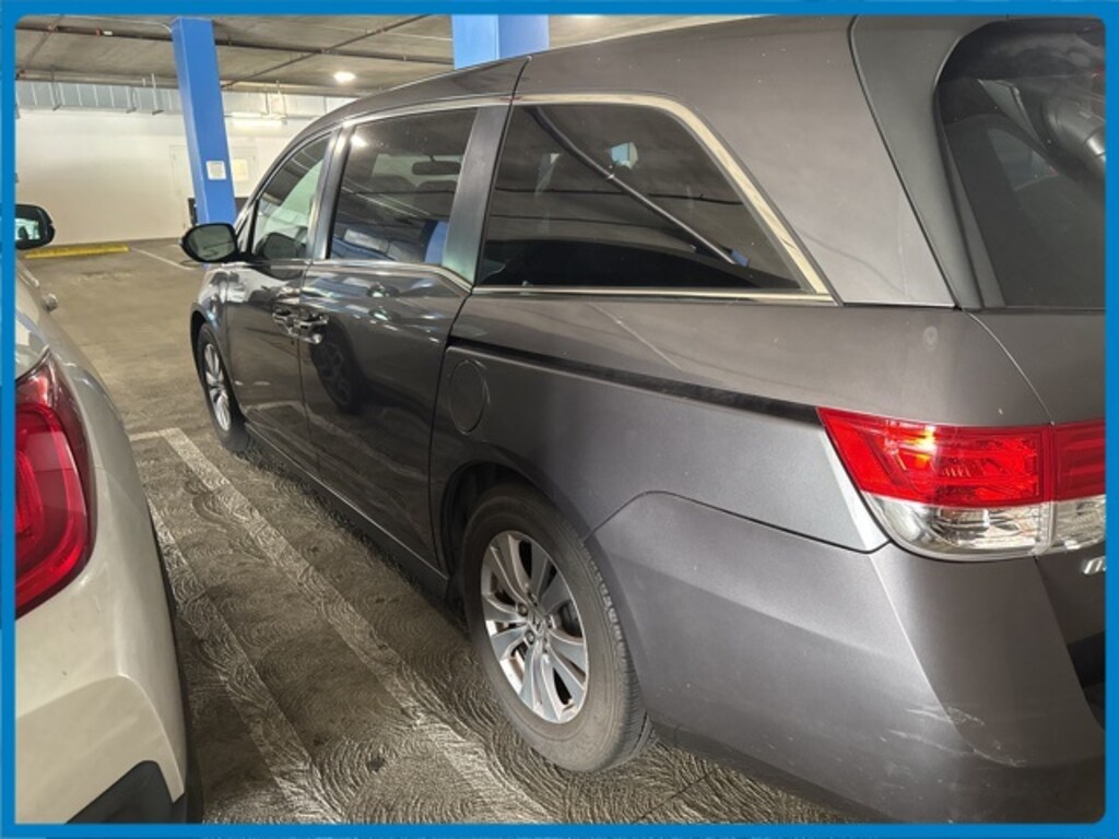 Used 2016 Honda Odyssey SE Van Passenger Van
