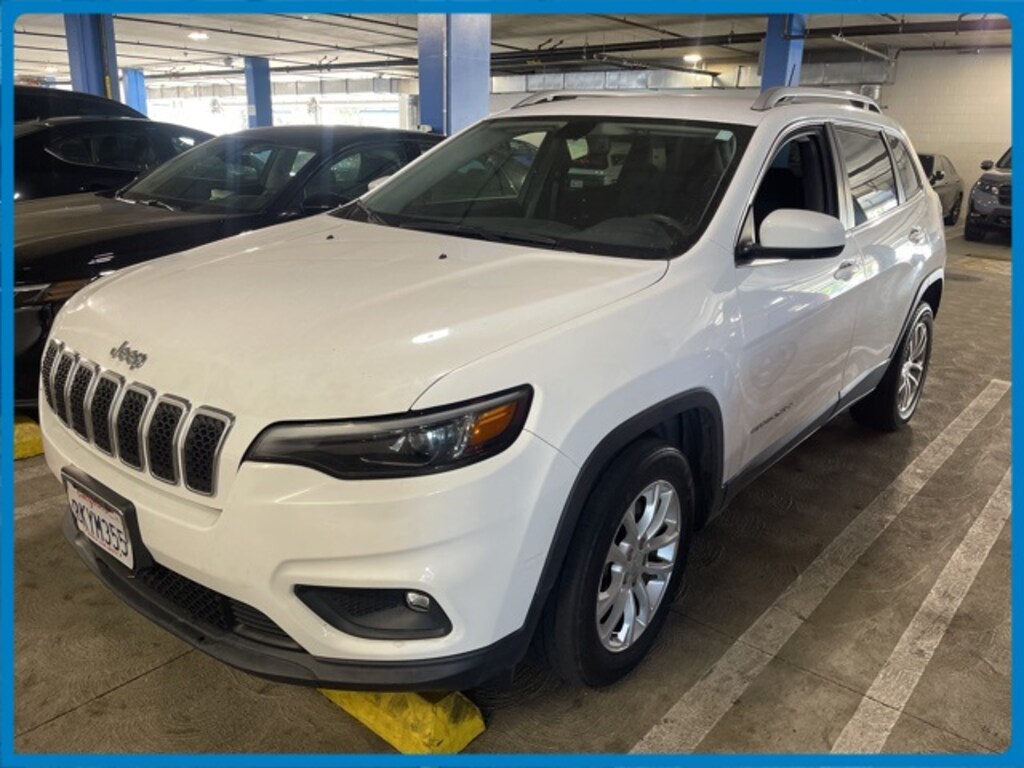 Used 2019 Jeep Cherokee Latitude FWD SUV