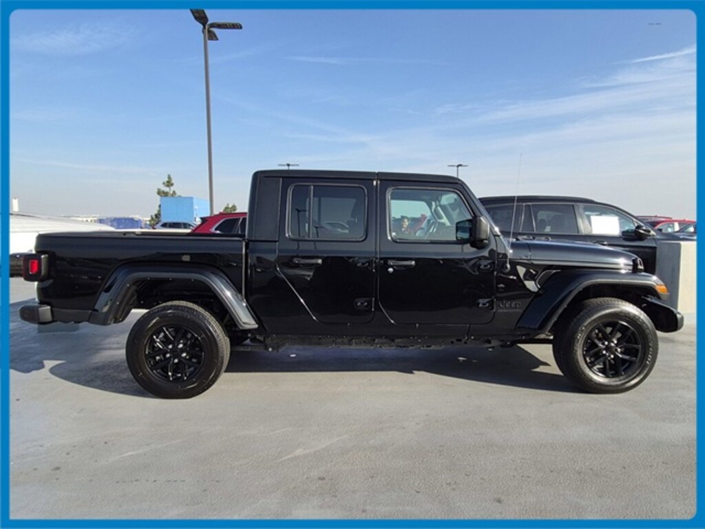 Used 2021 Jeep Gladiator Sport Truck Crew Cab