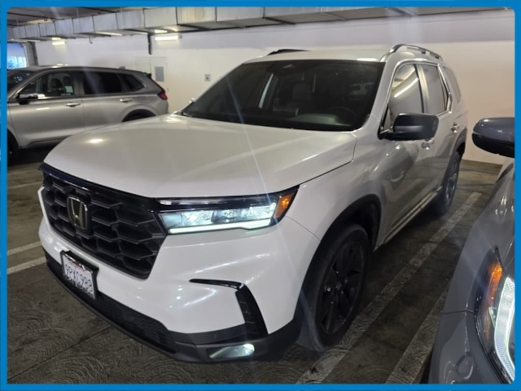 Used 2025 Honda Pilot Sport SUV