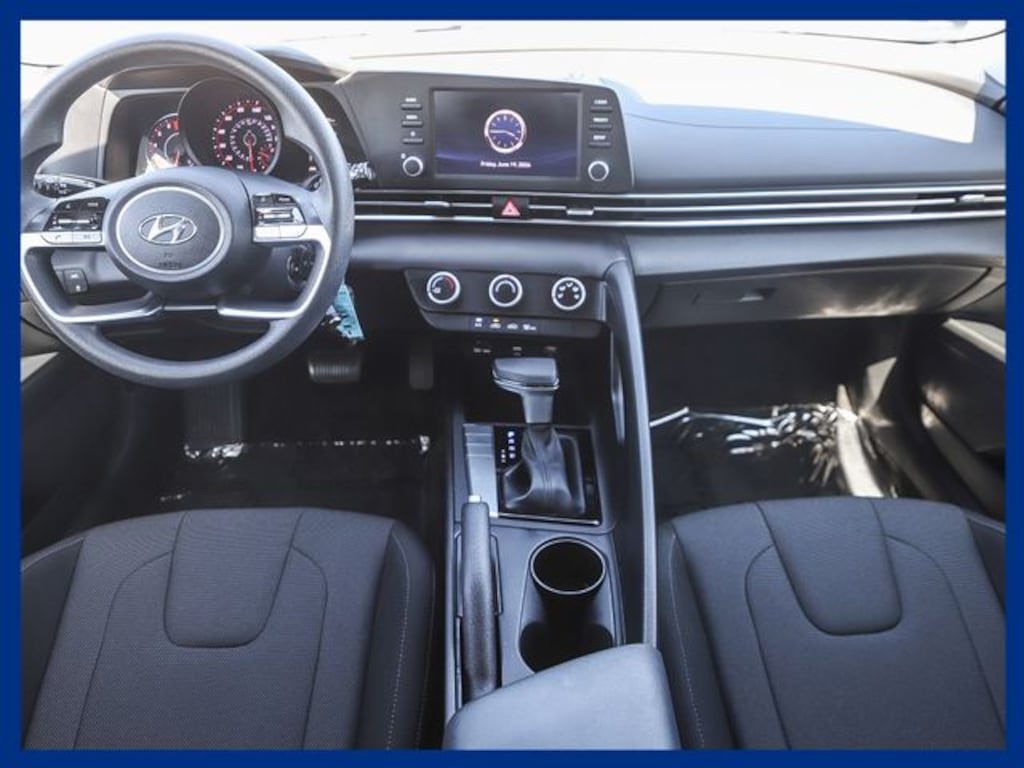 Used 2023 Hyundai Elantra SE Sedan